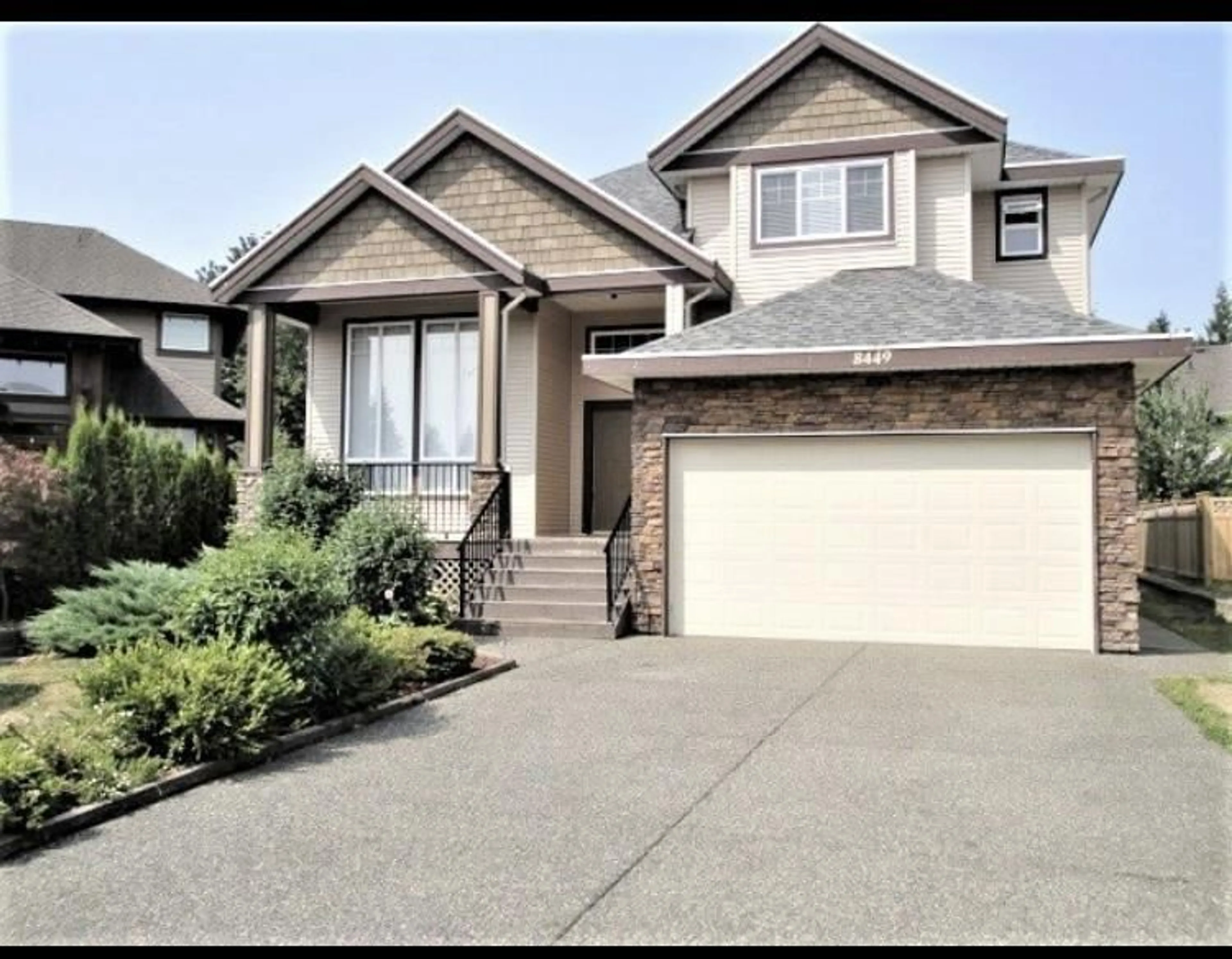 Home with vinyl exterior material, street for 8449 BAILEY PLACE, Mission British Columbia V4S0B3