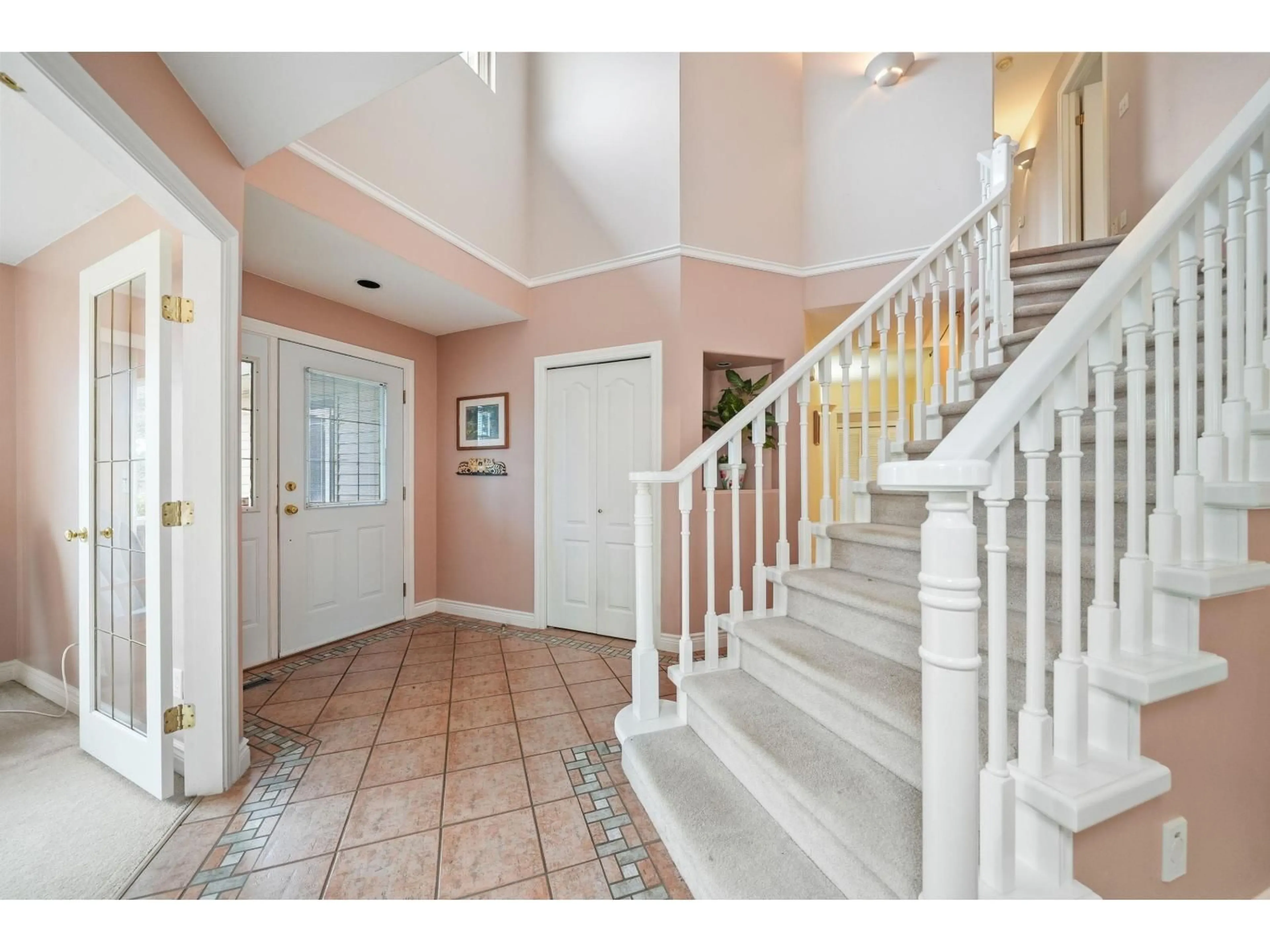 Indoor entryway for 6203 190 STREET, Surrey British Columbia V3S8S4