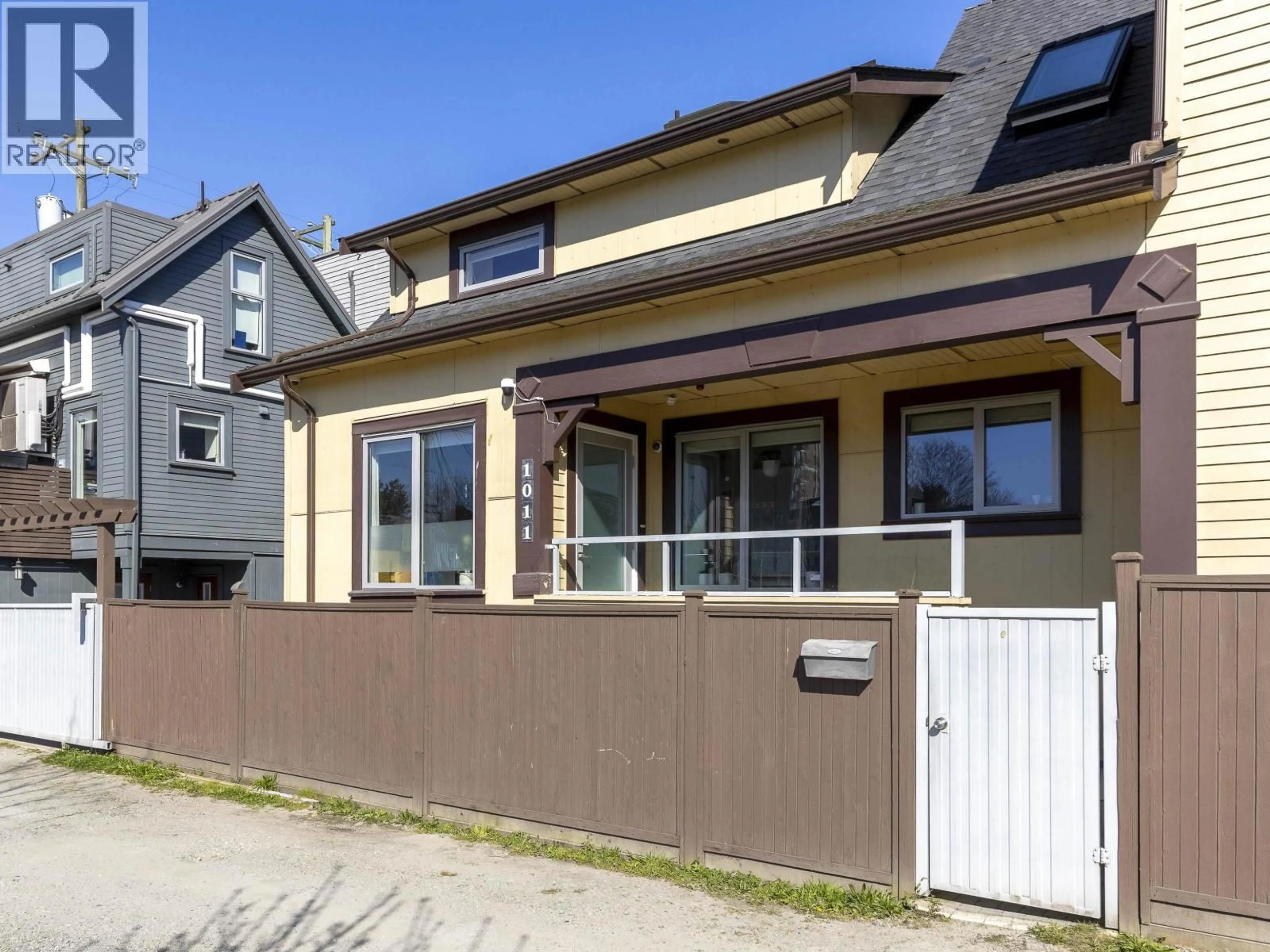 Home with vinyl exterior material, street for 1011 KEEFER STREET, Vancouver British Columbia V6A1Y9