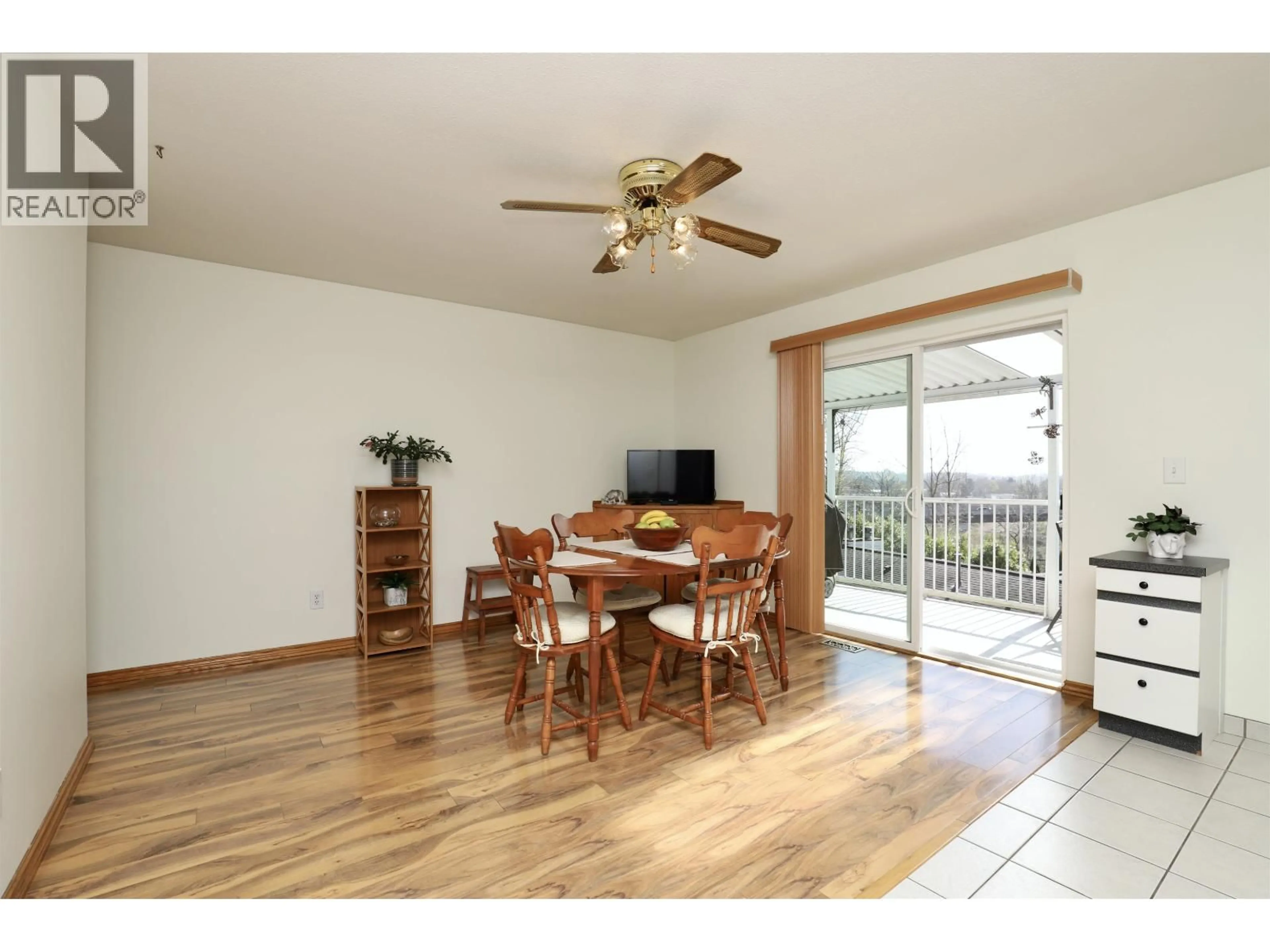 Dining room, wood/laminate floor for 93 WARRICK STREET, Coquitlam British Columbia V3K5L3