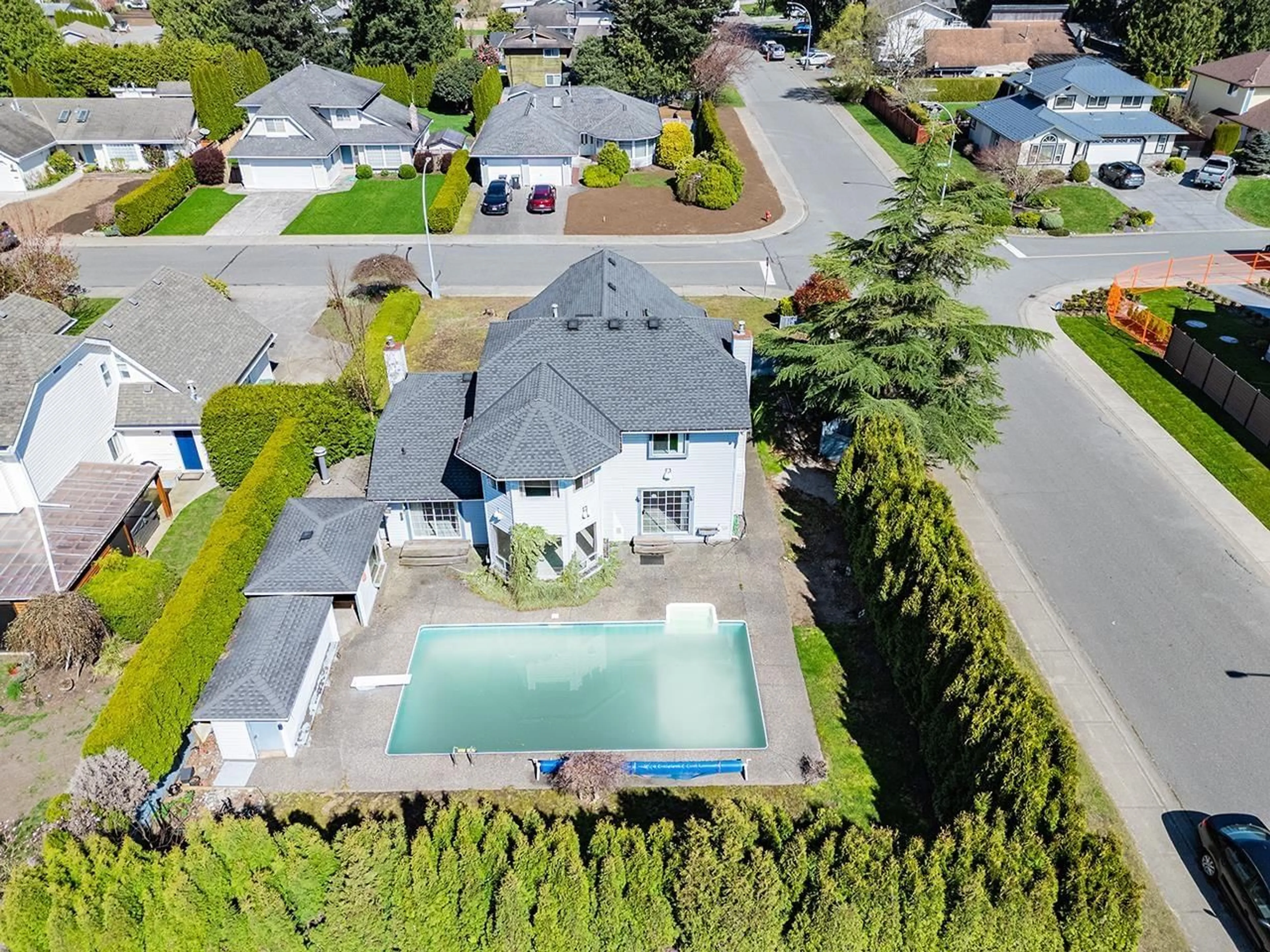 A pic from outside/outdoor area/front of a property/back of a property/a pic from drone, street for 19798 34A AVENUE, Langley British Columbia V3A7W6