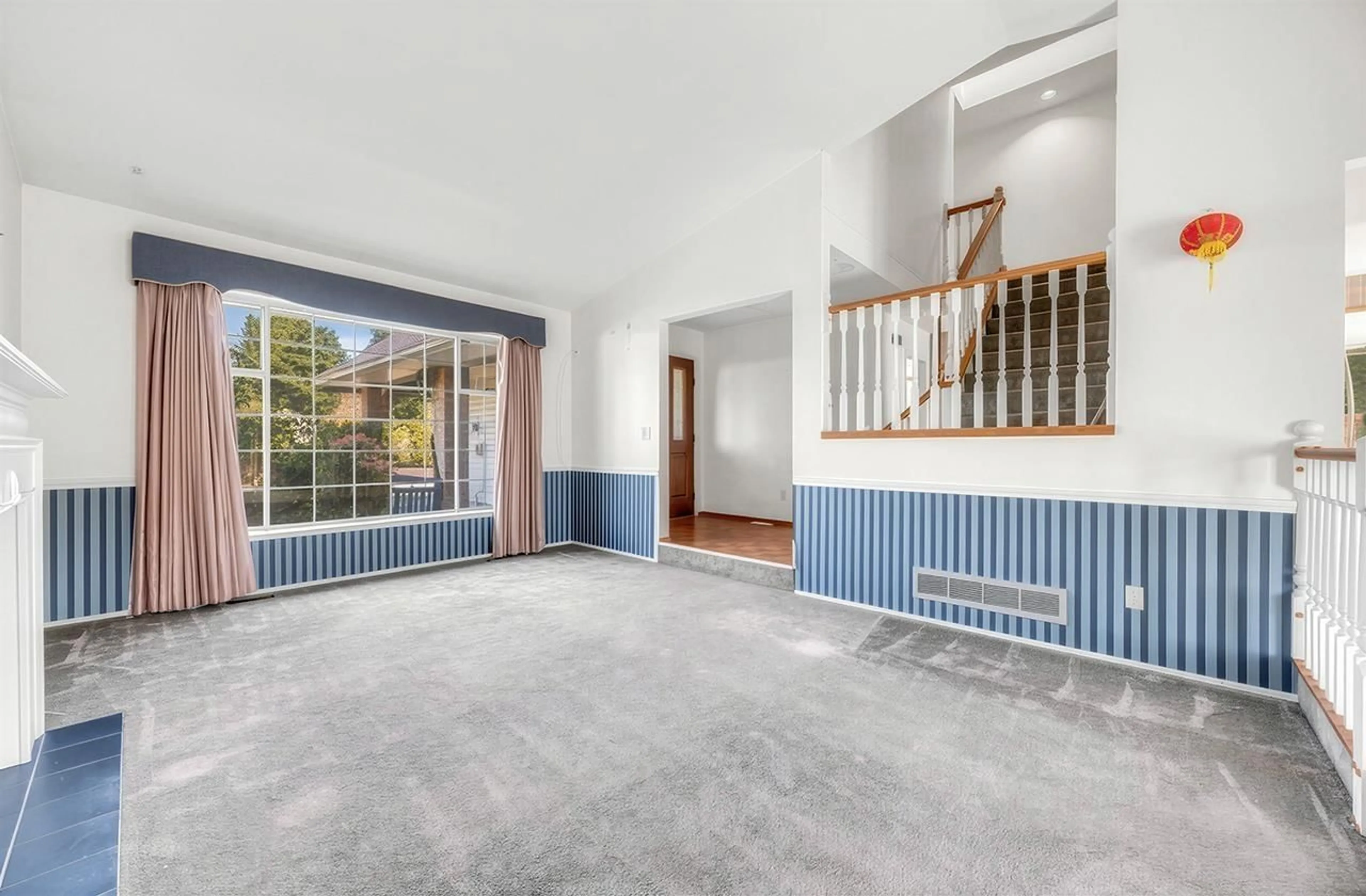 Indoor foyer for 19798 34A AVENUE, Langley British Columbia V3A7W6