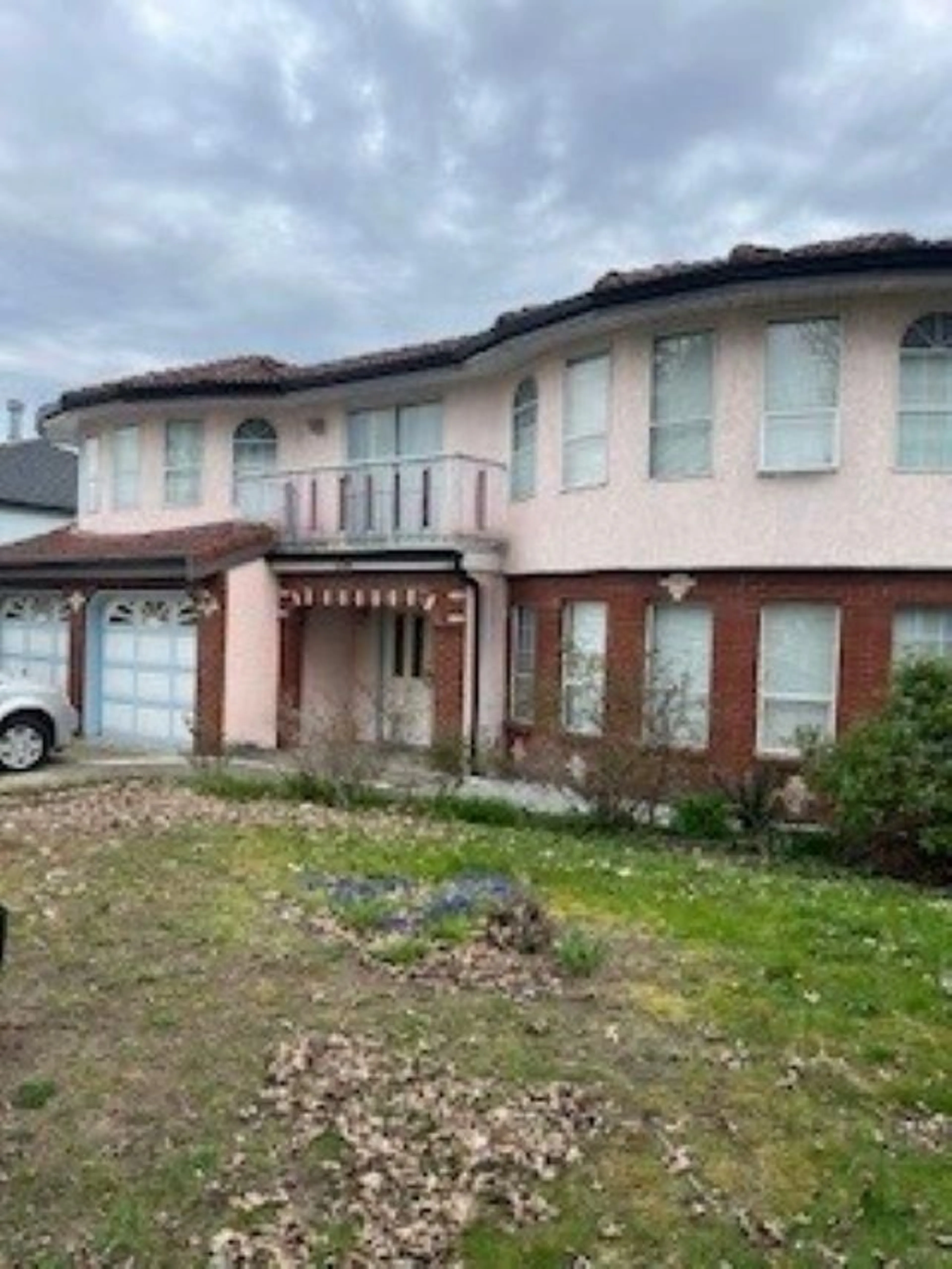 A pic from outside/outdoor area/front of a property/back of a property/a pic from drone, building for 13306 89 AVENUE, Surrey British Columbia V3V7V9