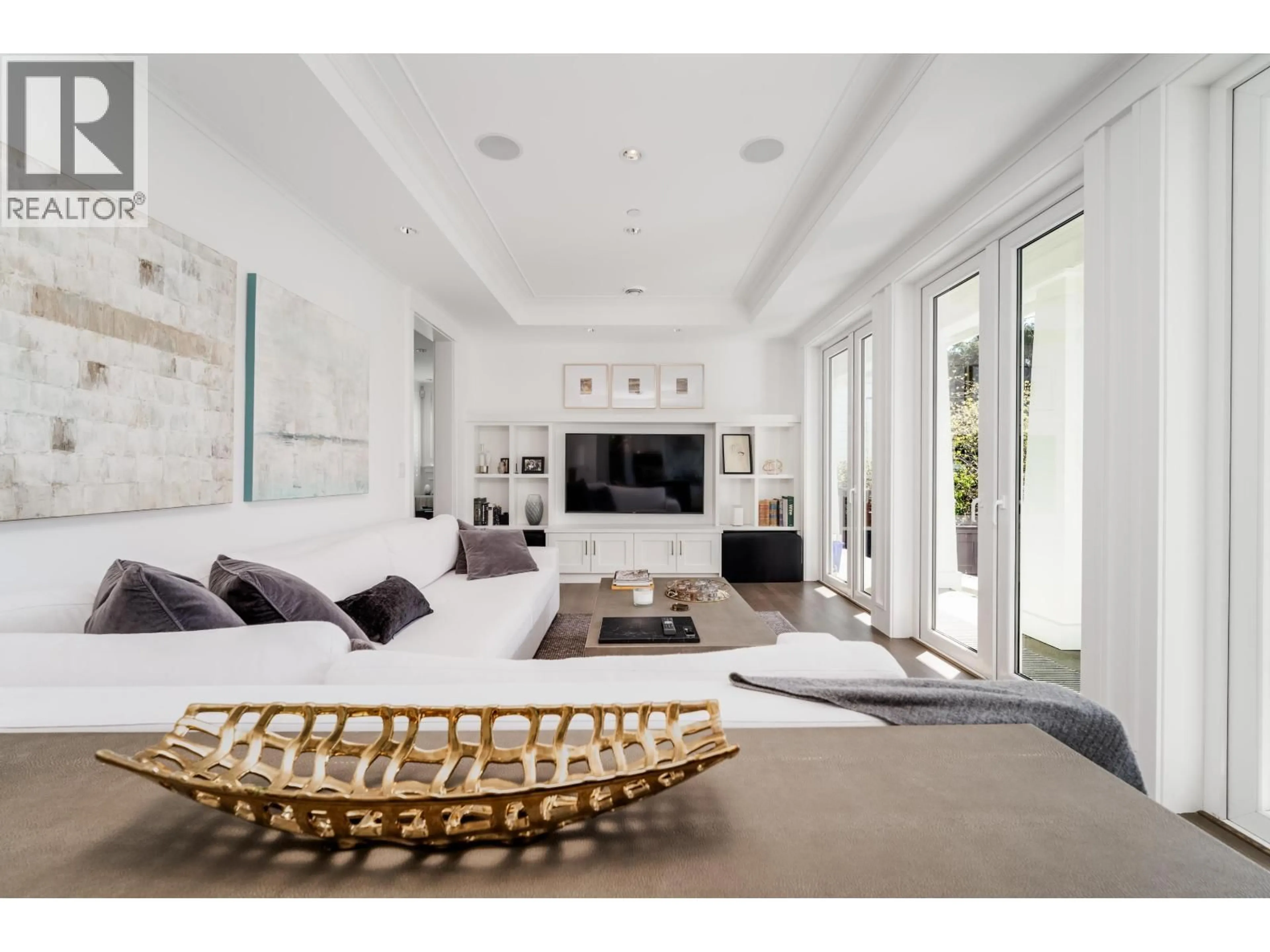 Living room with furniture, unknown for 2040 58TH AVENUE, Vancouver British Columbia V6P1X4