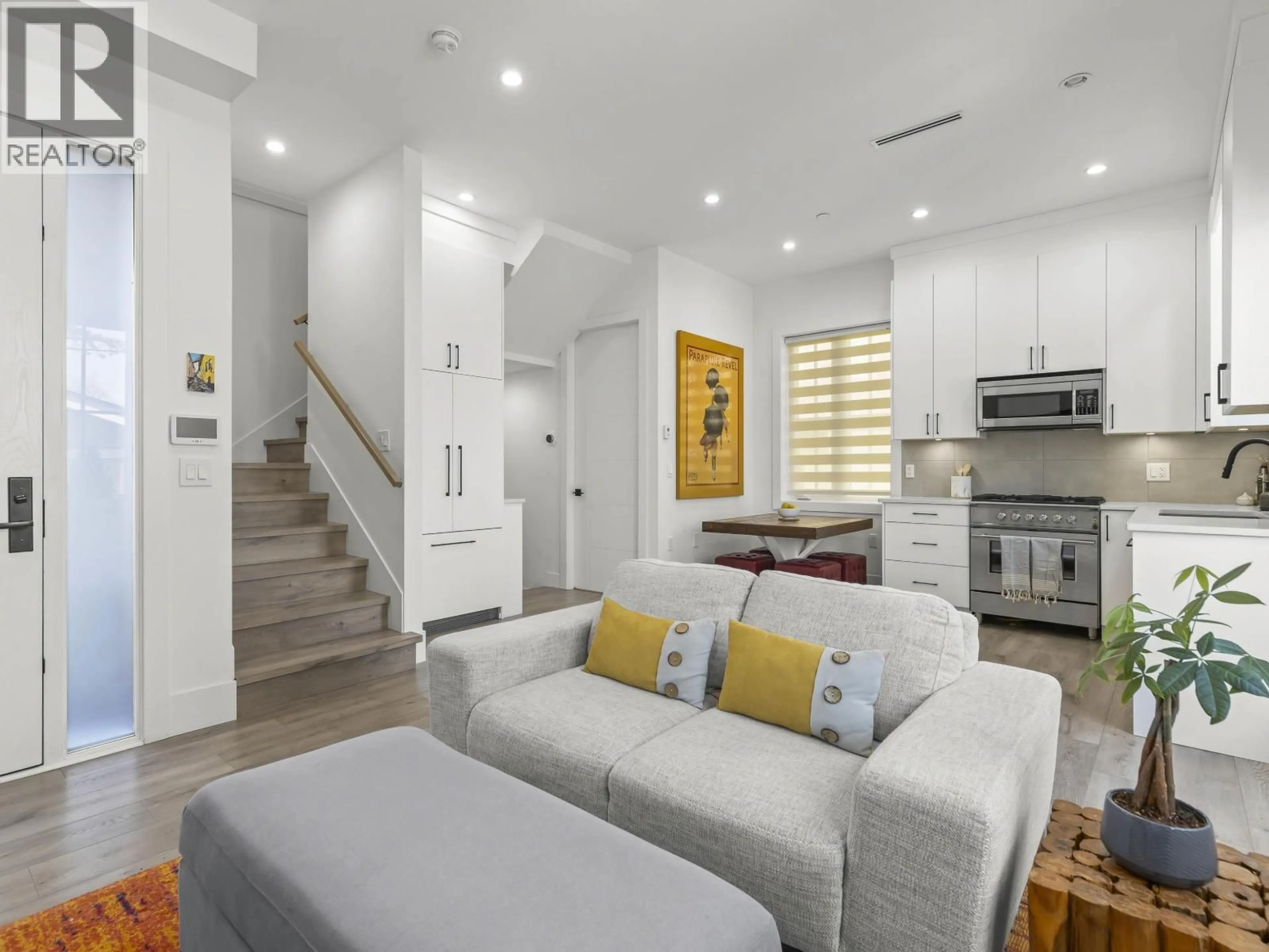 Living room with furniture, unknown for 4327 PERRY STREET, Vancouver British Columbia V5N3X6