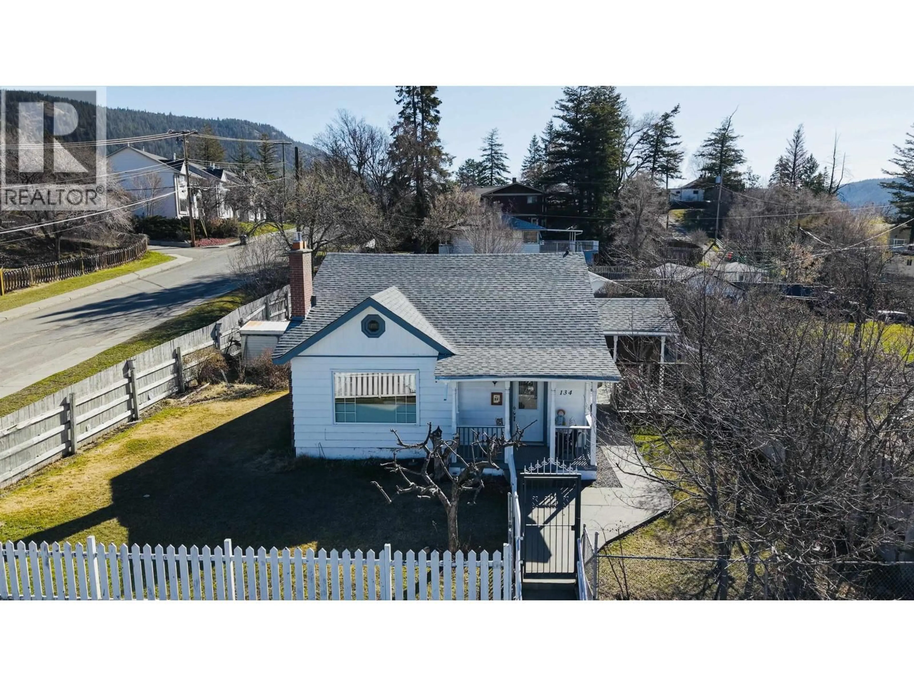 A pic from outside/outdoor area/front of a property/back of a property/a pic from drone, unknown for 134 FIFTH AVENUE, Williams Lake British Columbia V2K1K3