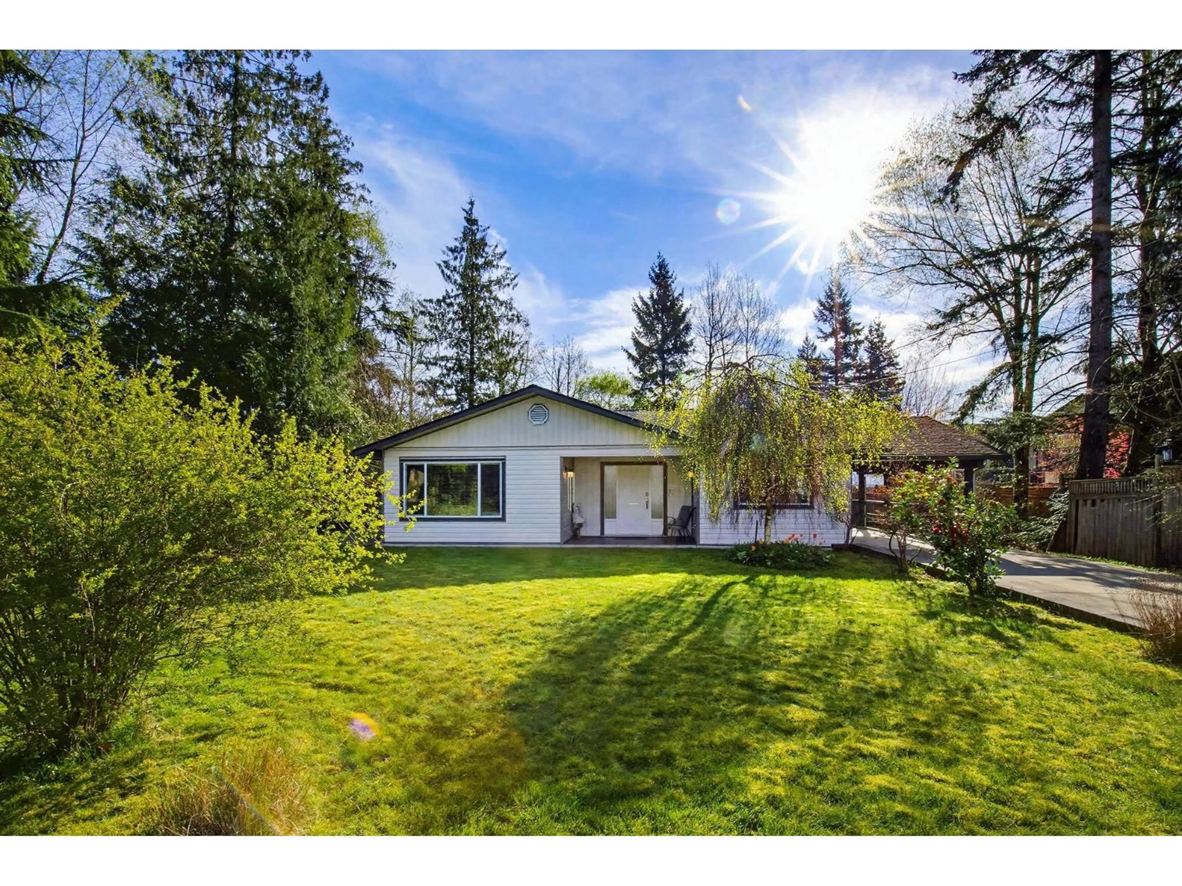 A pic from outside/outdoor area/front of a property/back of a property/a pic from drone, street for 7762 FIR STREET, Mission British Columbia V2V4N5