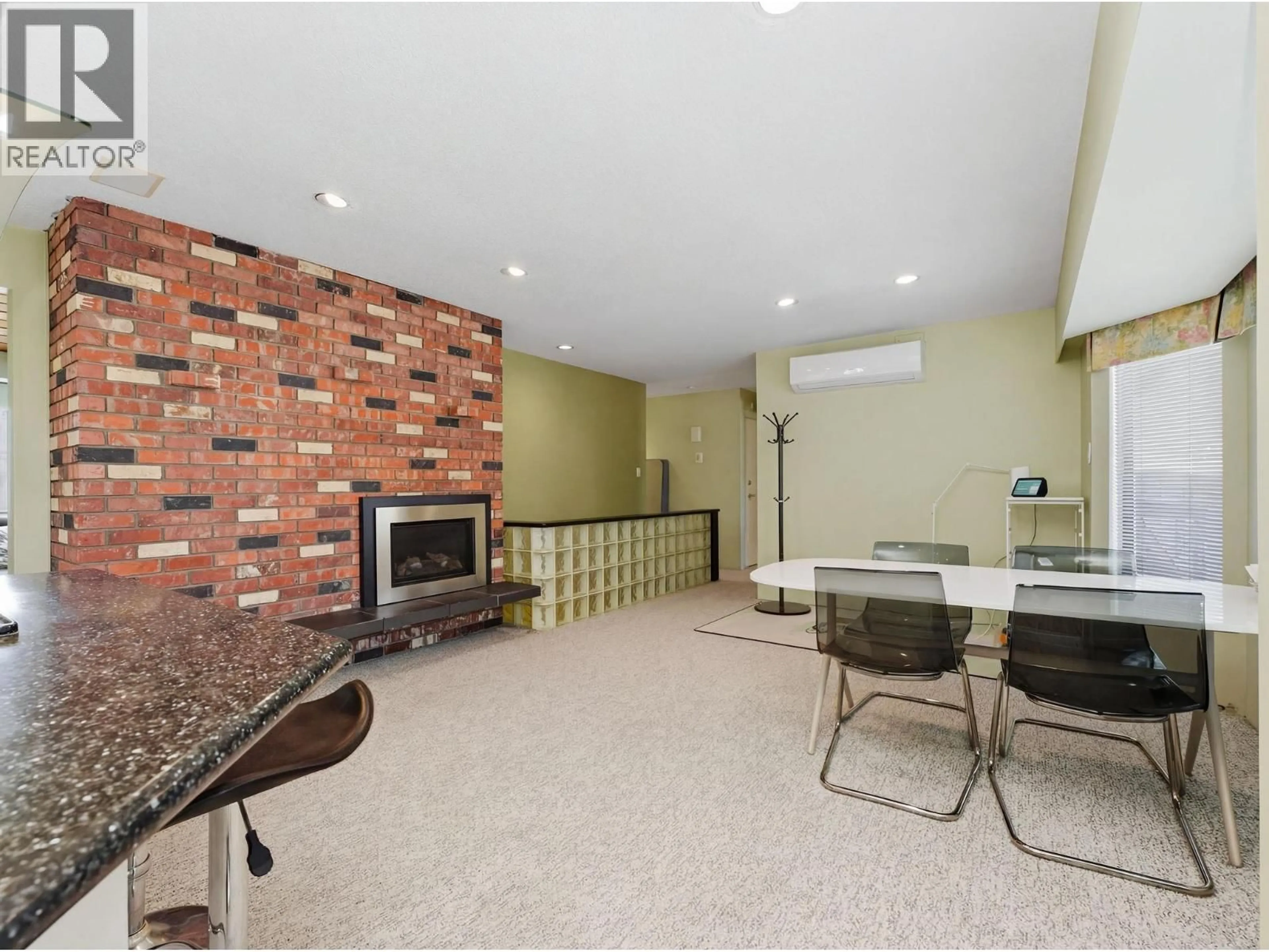 Unknown for 4264 FITZGERALD AVENUE, Burnaby British Columbia V5G3R8