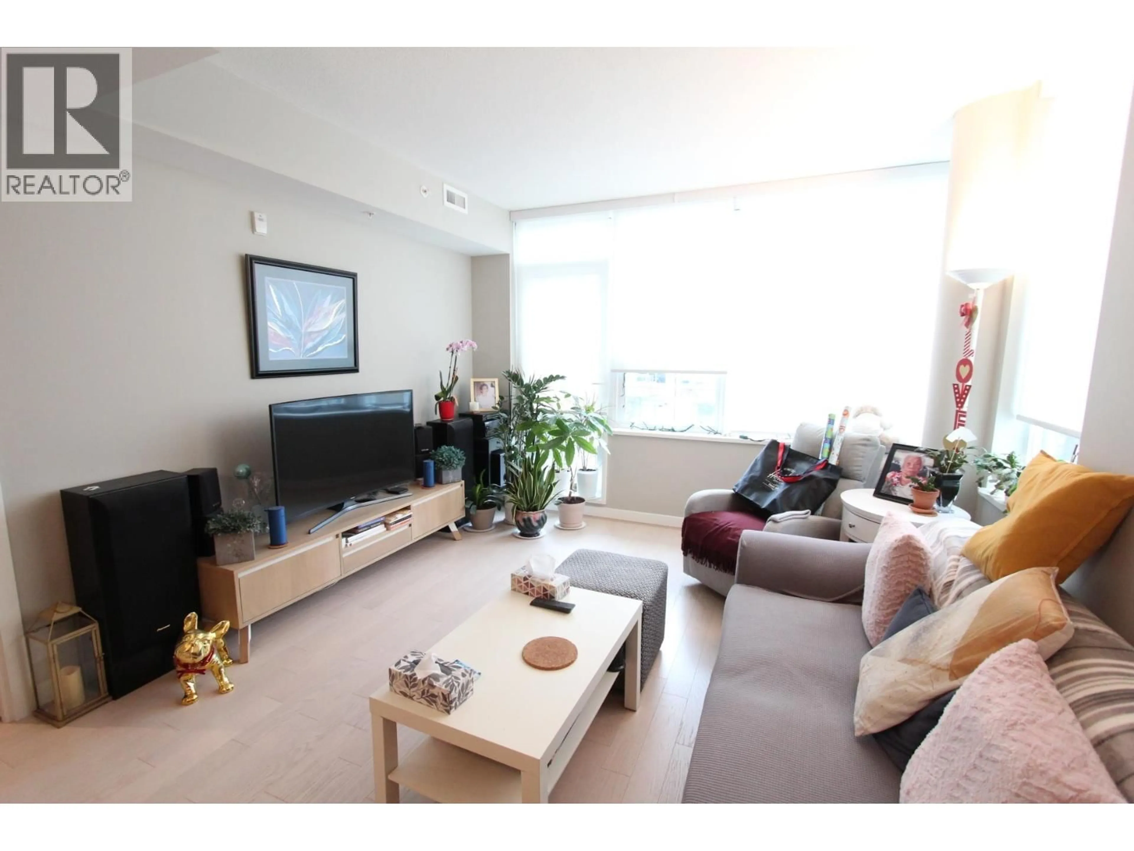 Living room with furniture, unknown for 202 - 505 30TH AVENUE, Vancouver British Columbia V5Z0G4