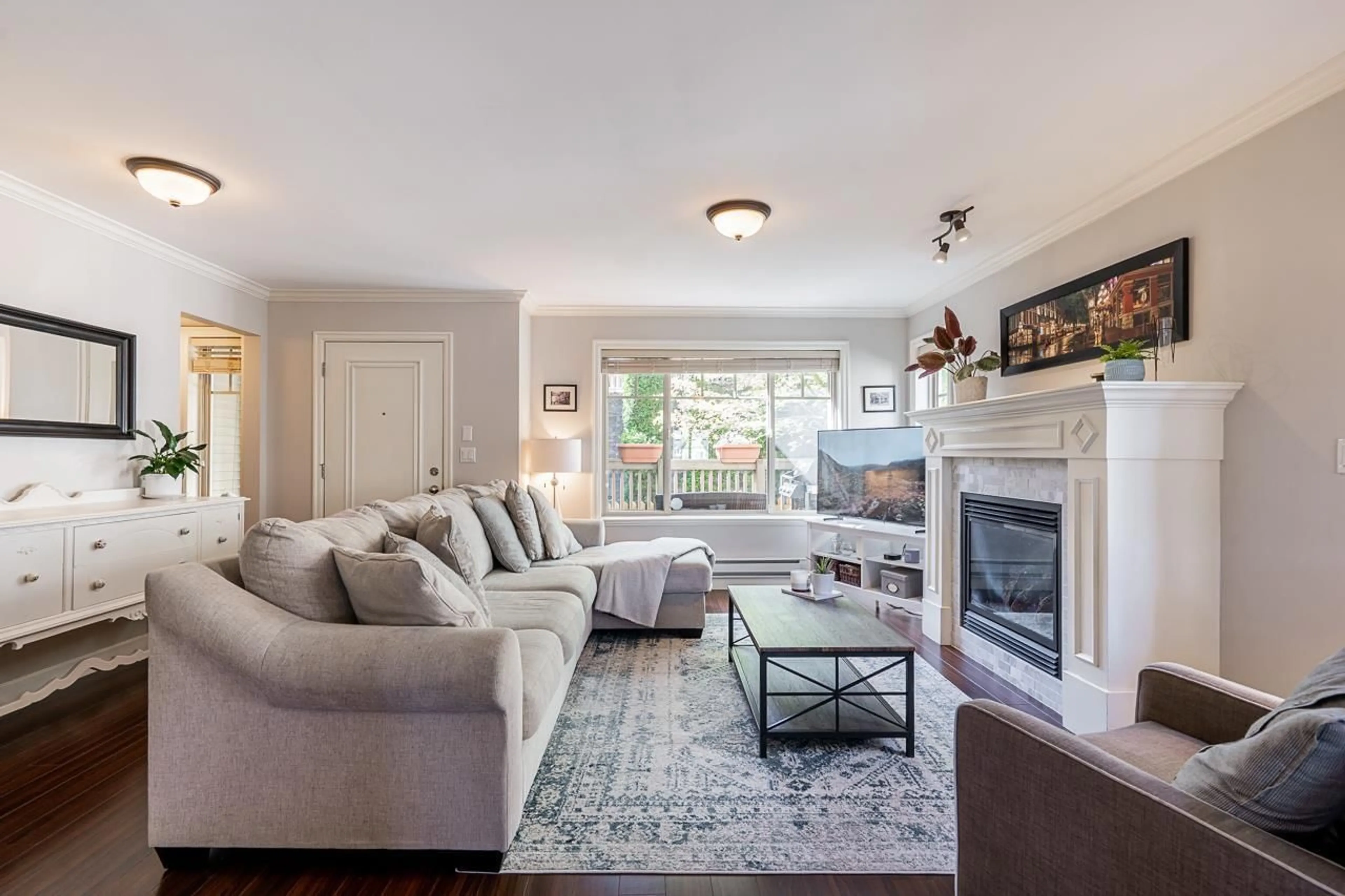 Living room with furniture, unknown for 4 - 6238 192 STREET, Surrey British Columbia V3S0S2