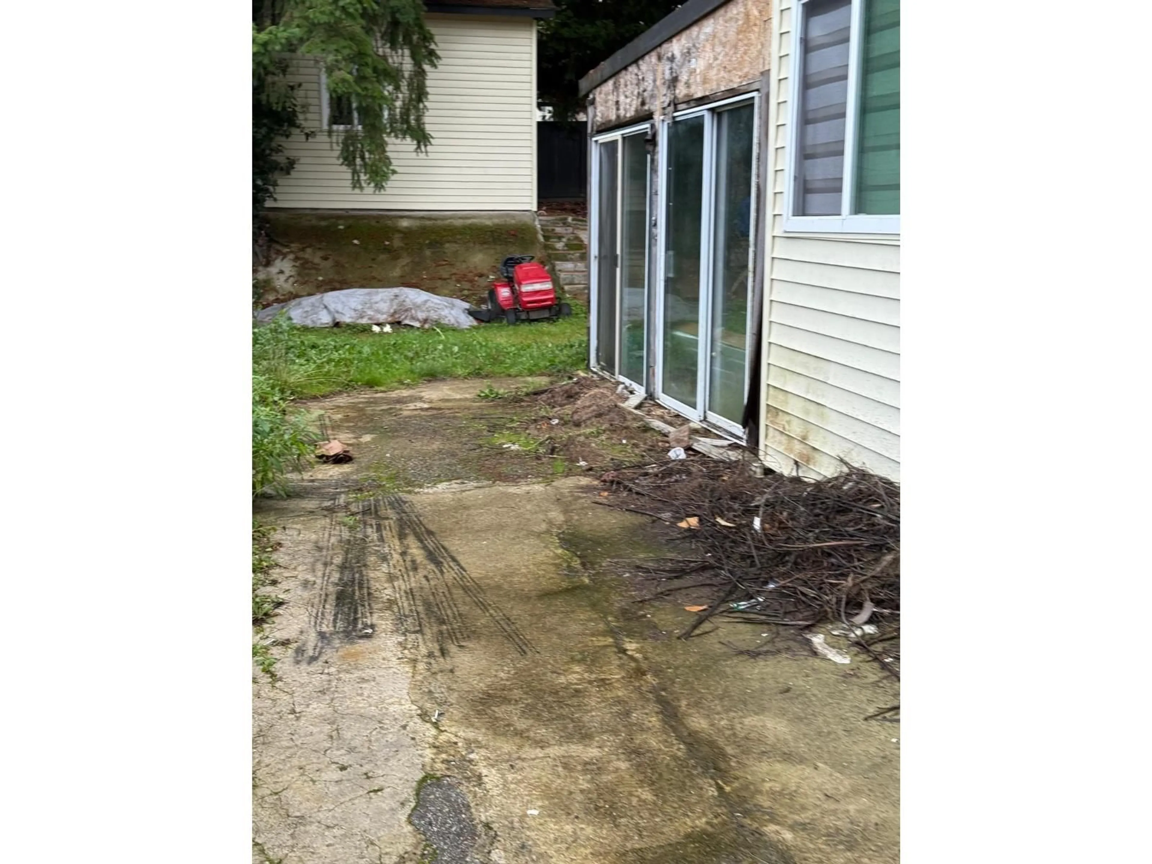 Patio, street for 13960 80A AVENUE, Surrey British Columbia V3W6P6