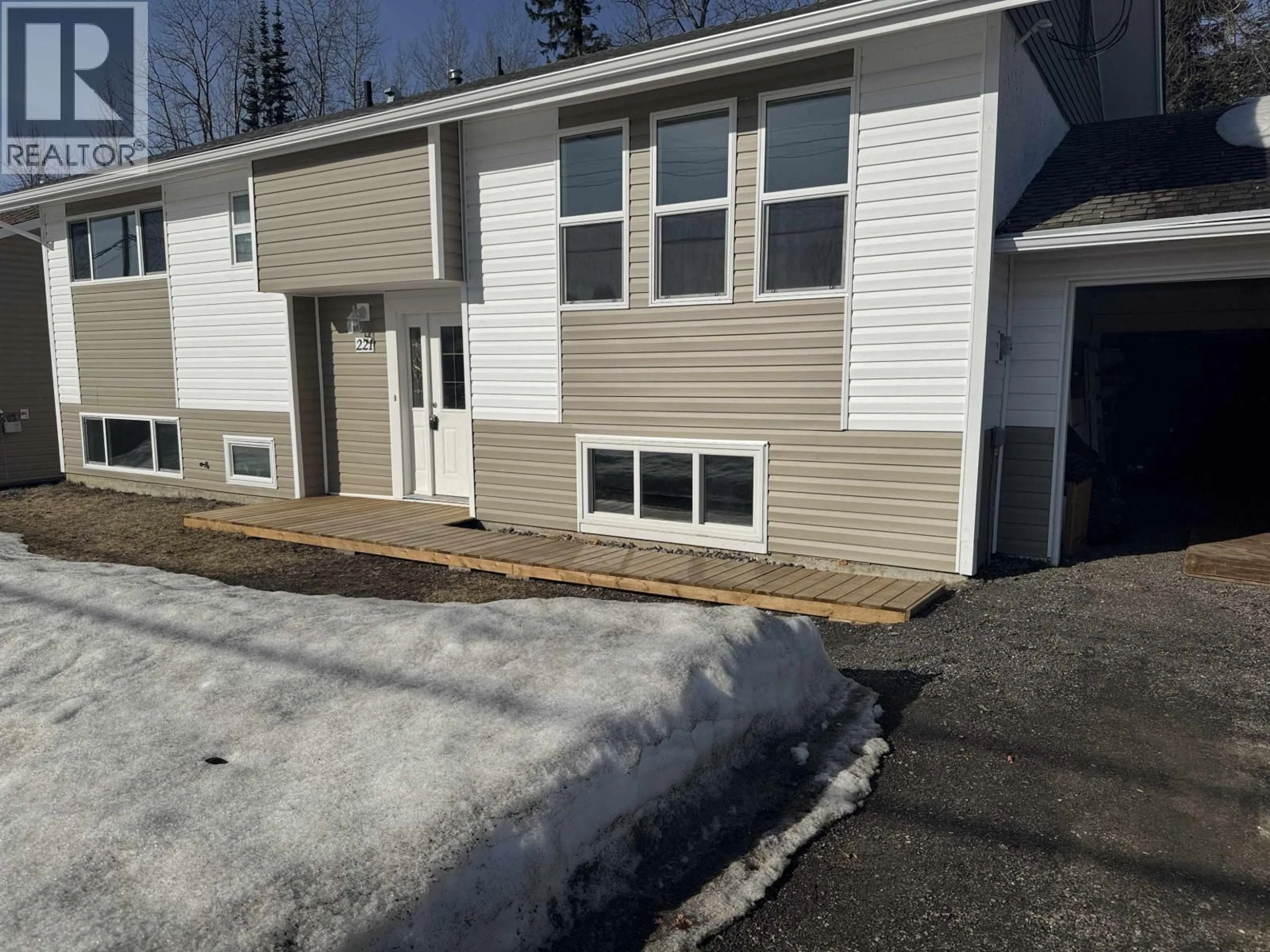 Home with vinyl exterior material, unknown for 221 CRYSDALE DRIVE, Mackenzie British Columbia V0J2C0