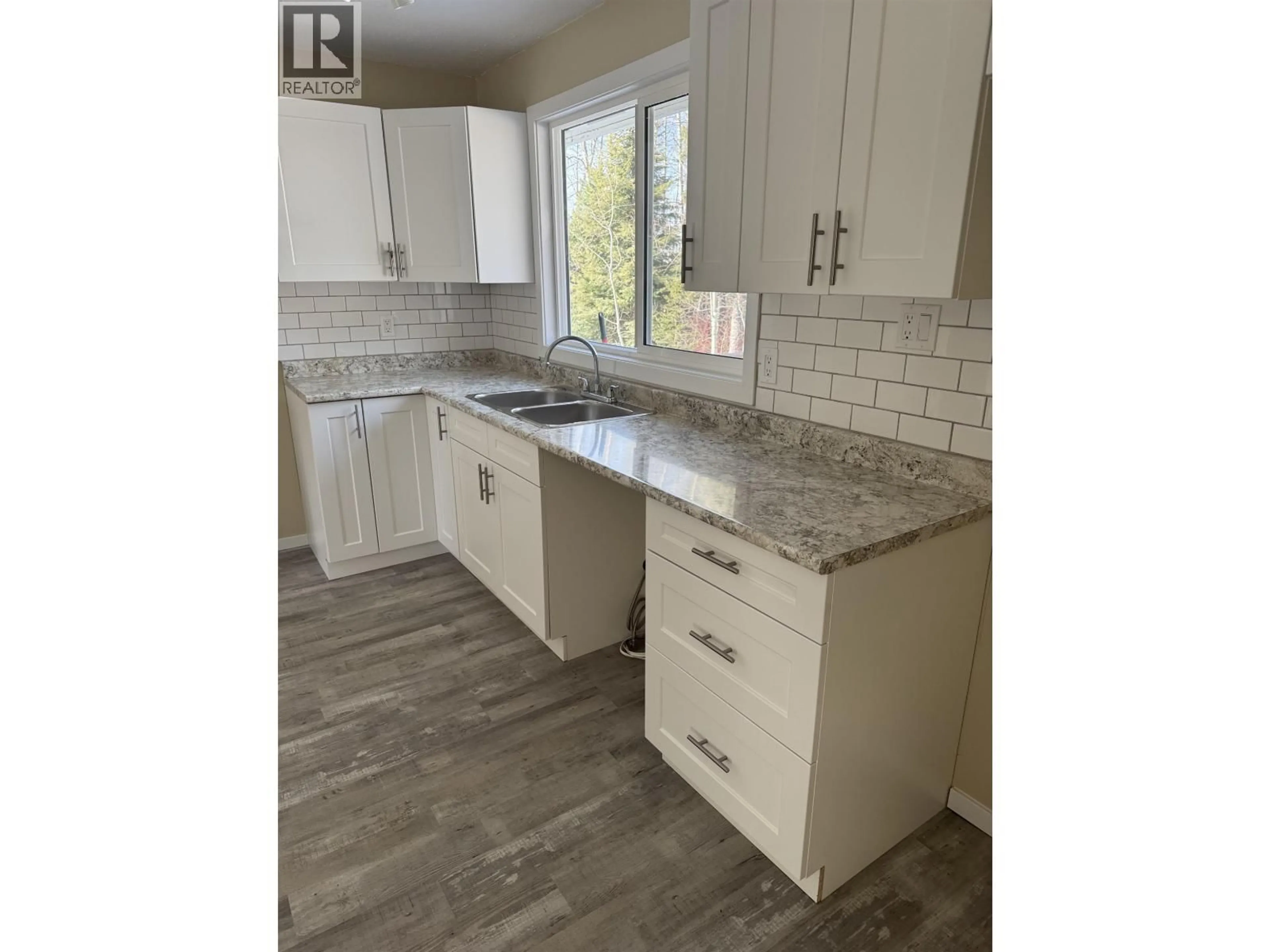 Open concept kitchen, unknown for 221 CRYSDALE DRIVE, Mackenzie British Columbia V0J2C0