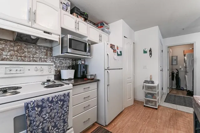 208 - 2960 TRETHEWEY STREET, Abbotsford 4