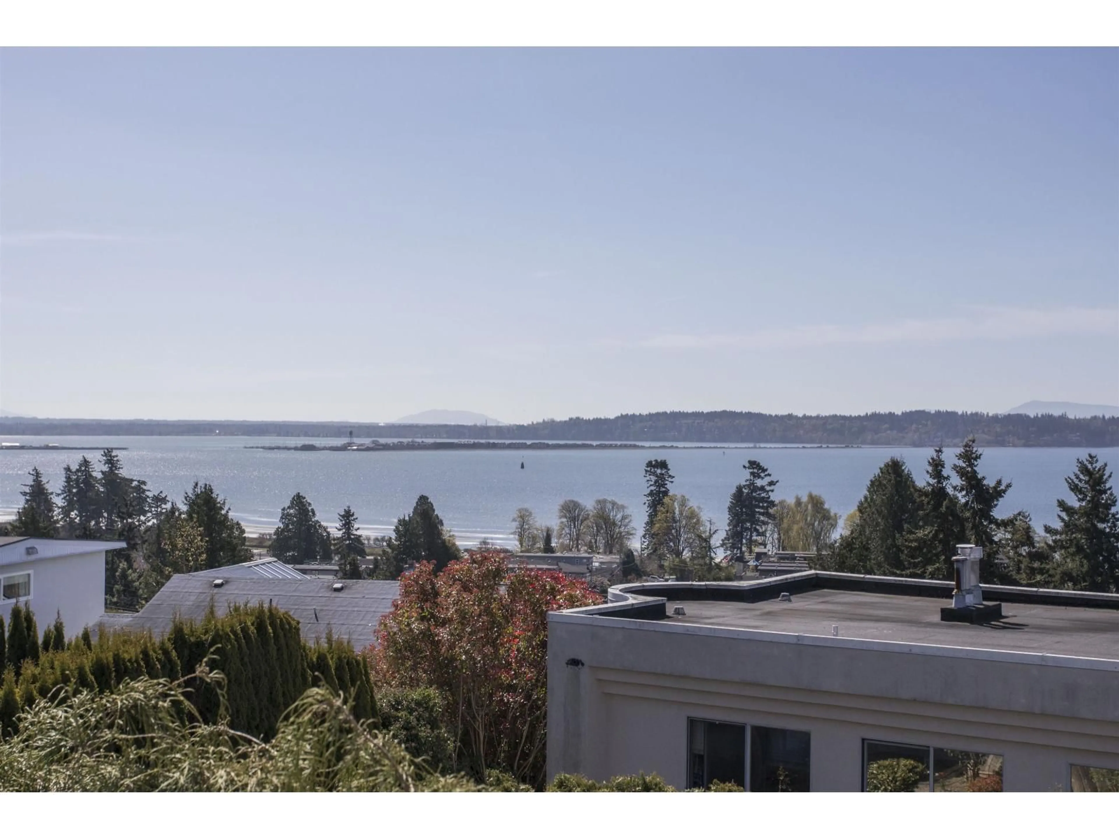 A pic from outside/outdoor area/front of a property/back of a property/a pic from drone, water/lake/river/ocean view for 15662 SEMIAHMOO AVENUE, White Rock British Columbia V4B1V4