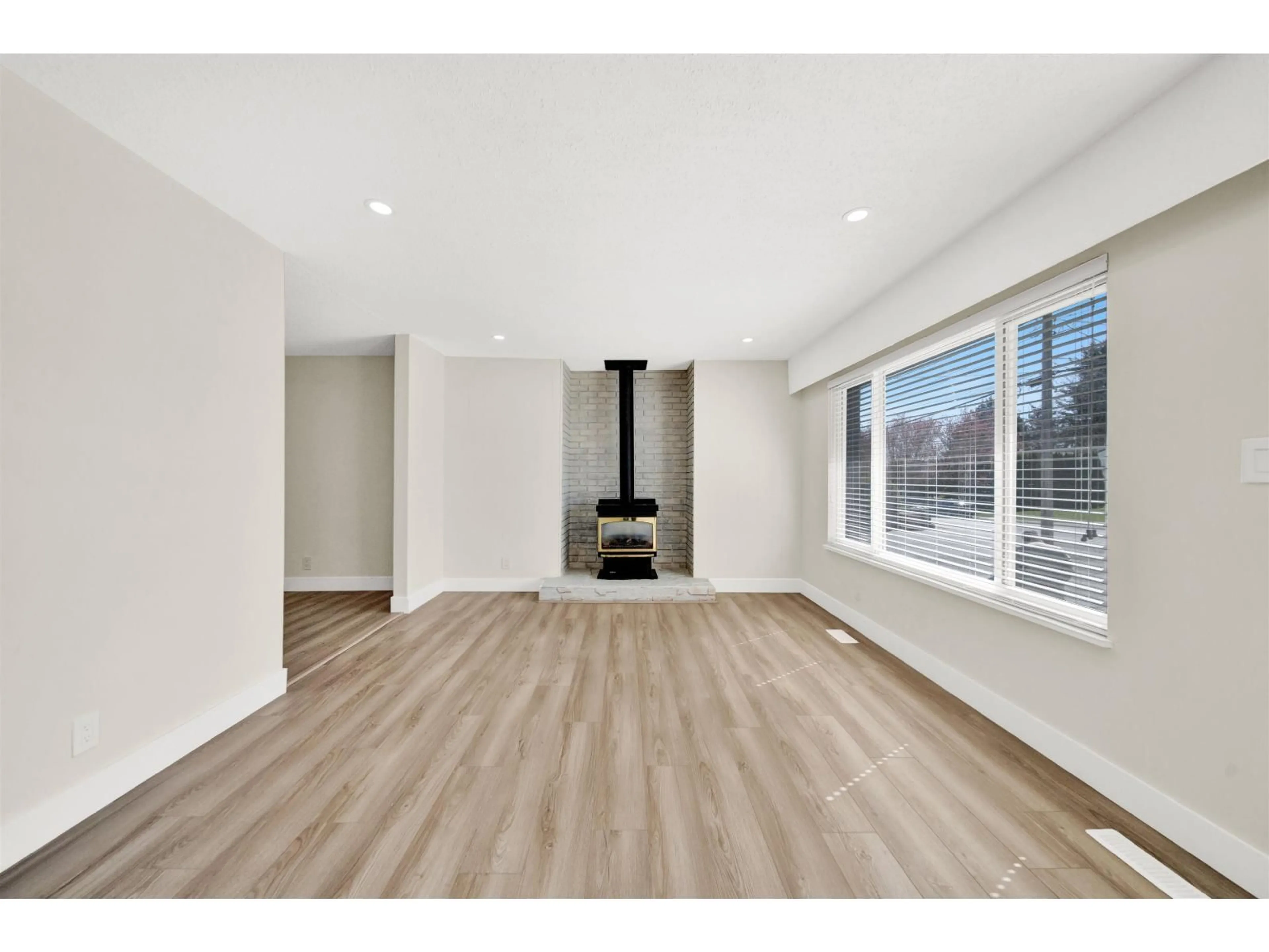 A pic of a room for 26953 28 AVENUE, Langley British Columbia V4W3A2