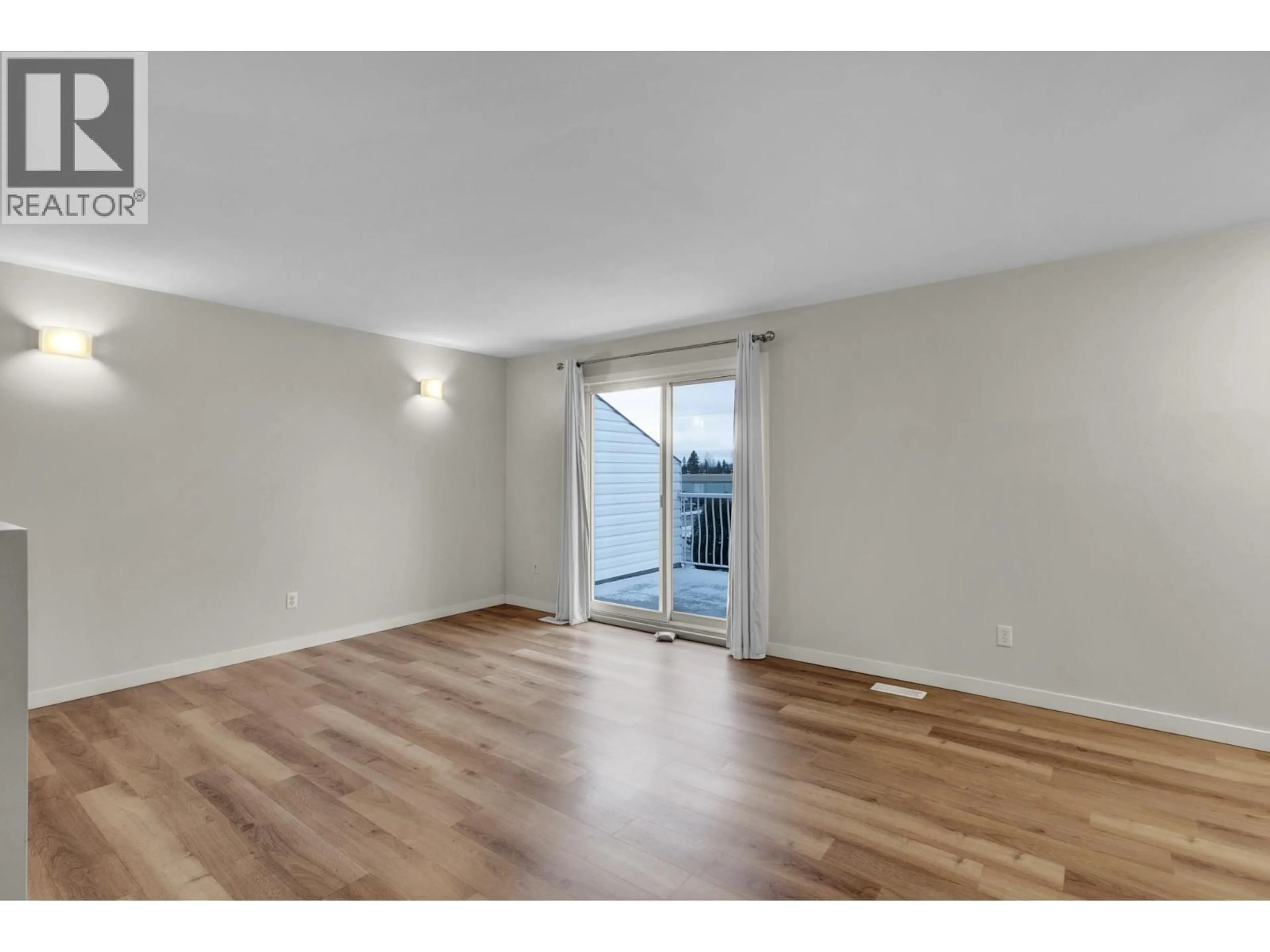 A pic of a room for 206 - 3363 WESTWOOD DRIVE, Prince George British Columbia V2N1S4