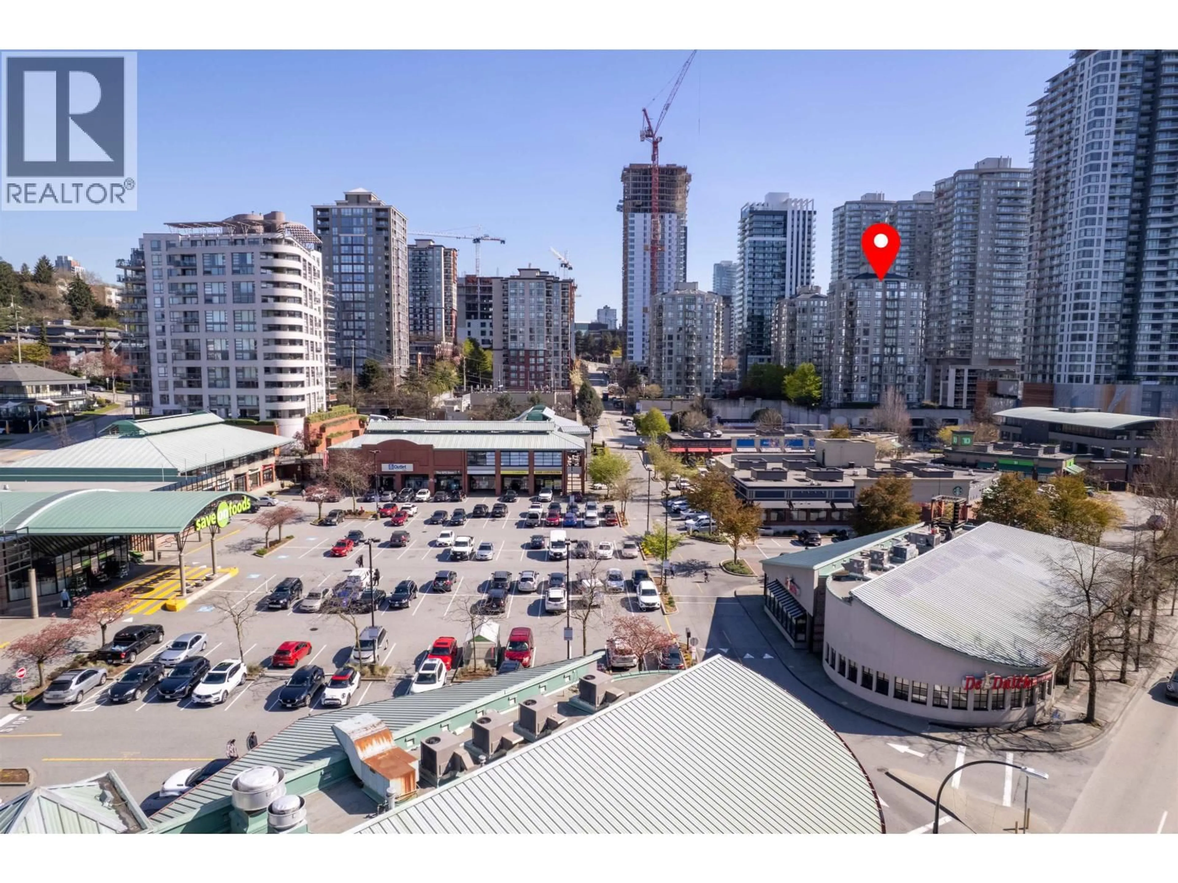A pic from outside/outdoor area/front of a property/back of a property/a pic from drone, city buildings view from balcony for 607 - 55 TENTH STREET, New Westminster British Columbia V3M6R5