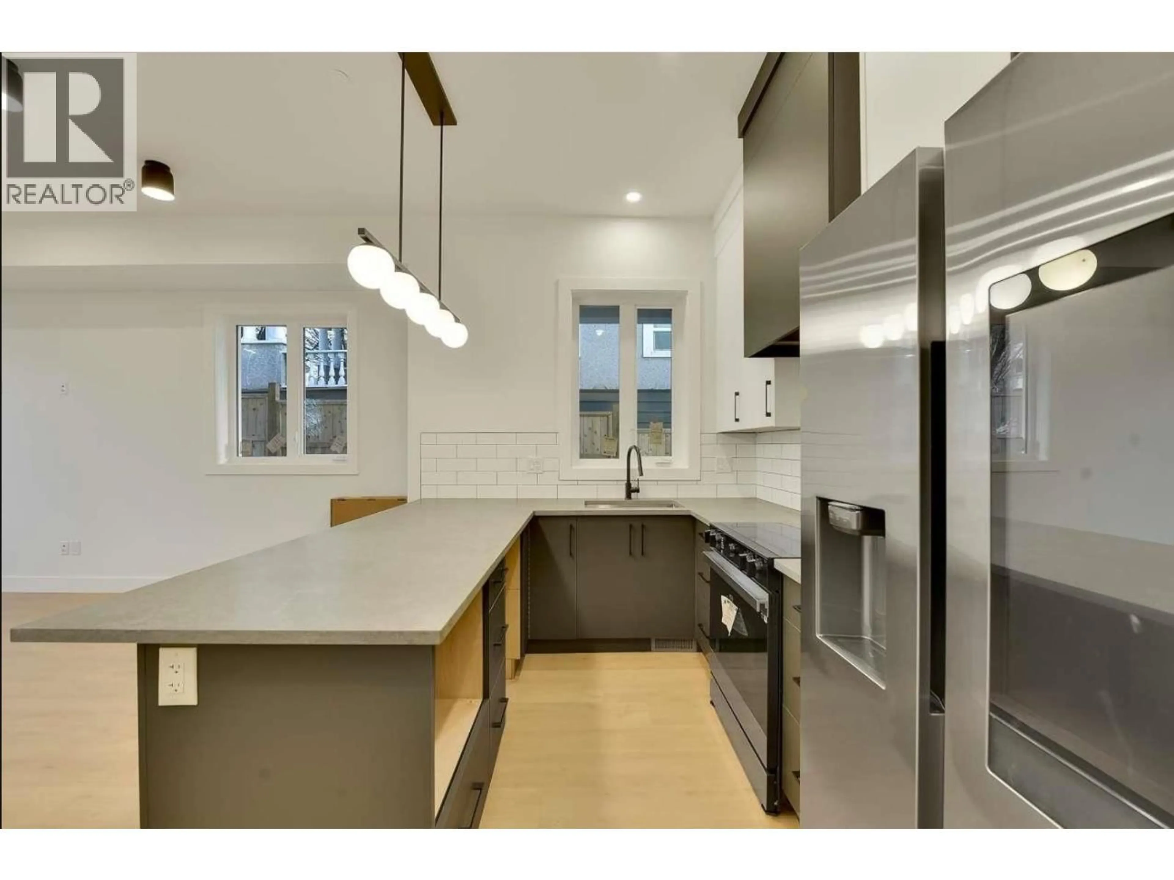Contemporary kitchen, ceramic/tile floor for 1 - 1436 1ST AVENUE, Vancouver British Columbia V5N1A3