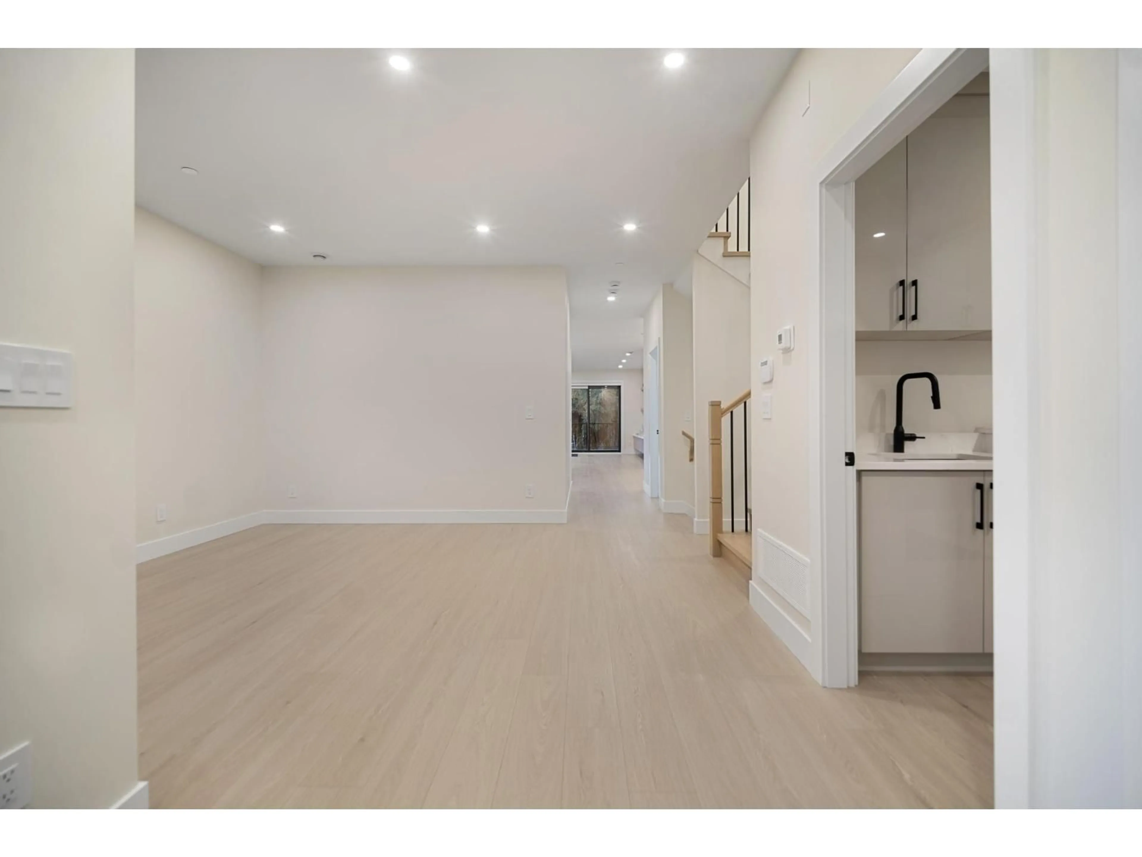 Unknown for 14206 NORTH BLUFF ROAD, White Rock British Columbia V4B3C4