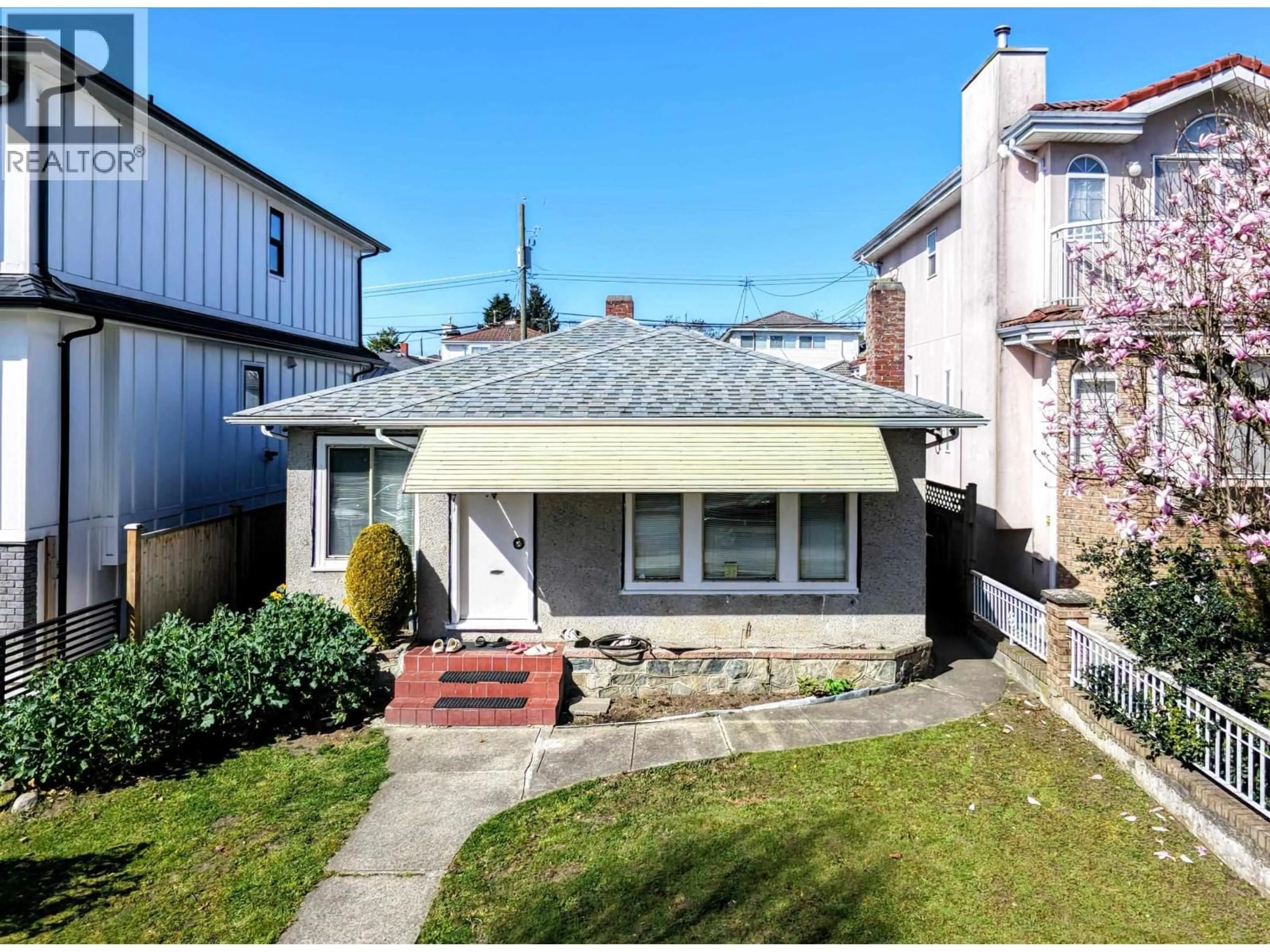 Unknown for 571 57TH AVENUE, Vancouver British Columbia V5X1T1