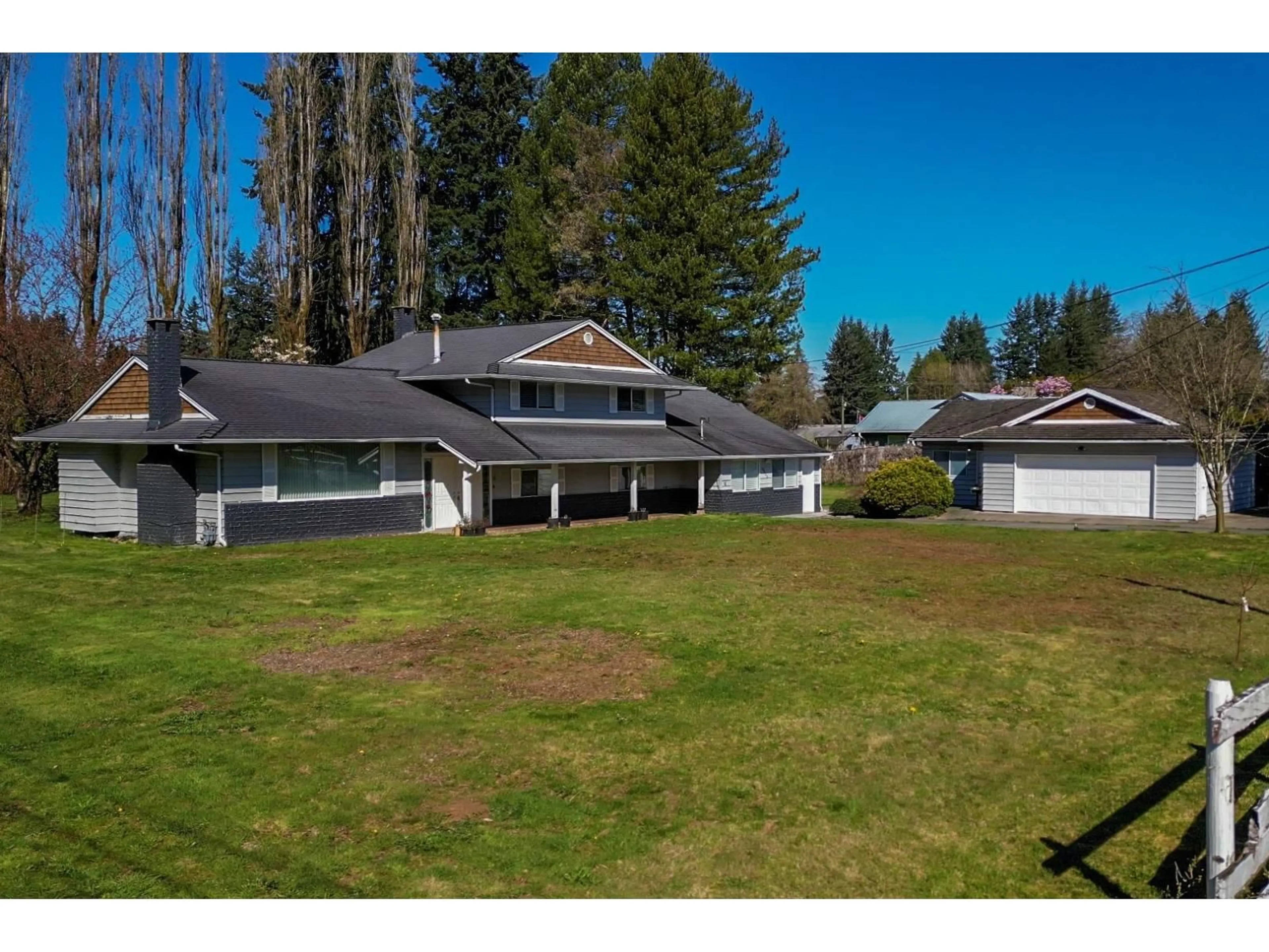 A pic from outside/outdoor area/front of a property/back of a property/a pic from drone, unknown for 5535 250 STREET, Langley British Columbia V4W1E8