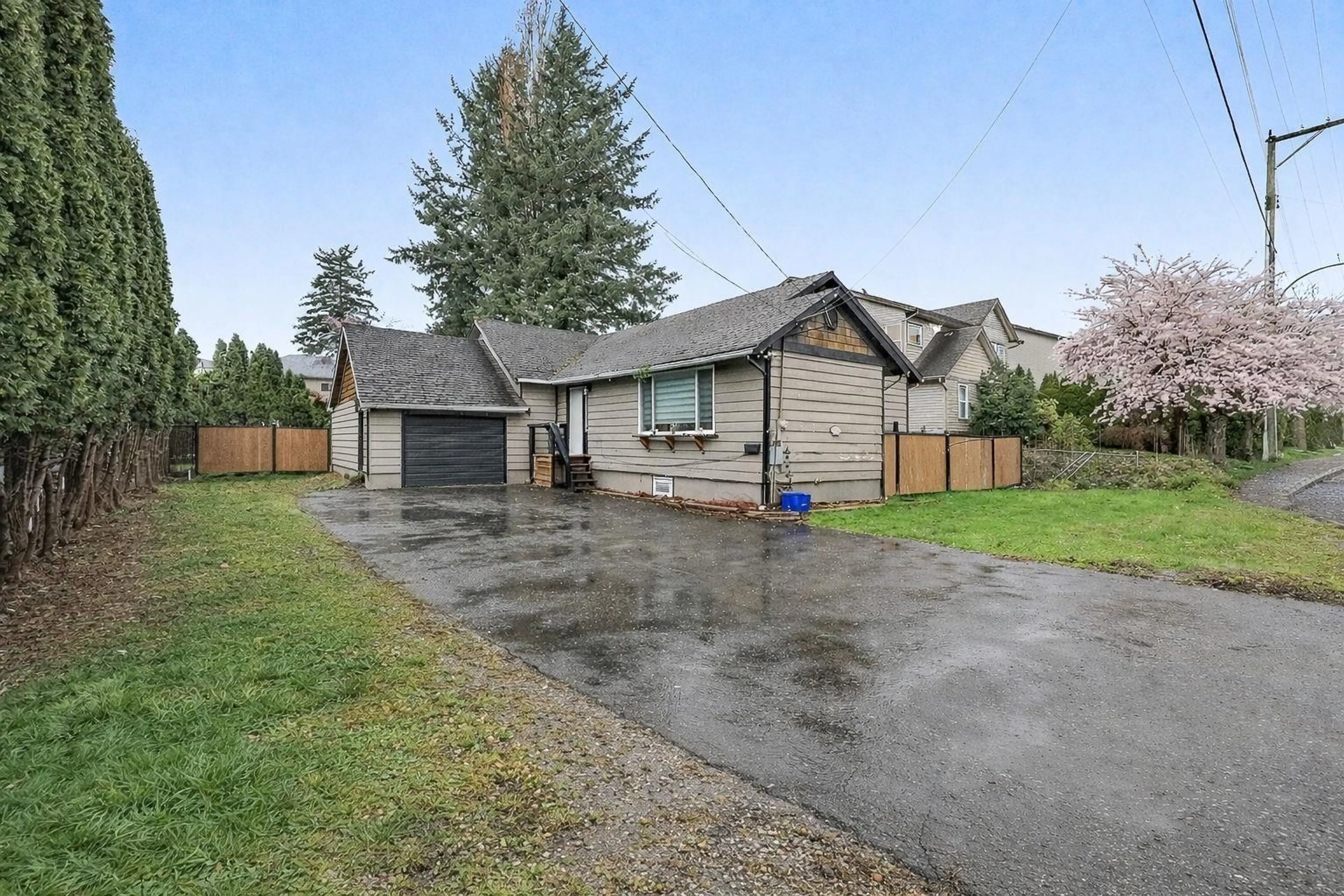 Unknown for 33056 CHERRY AVENUE, Mission British Columbia V2V2T9