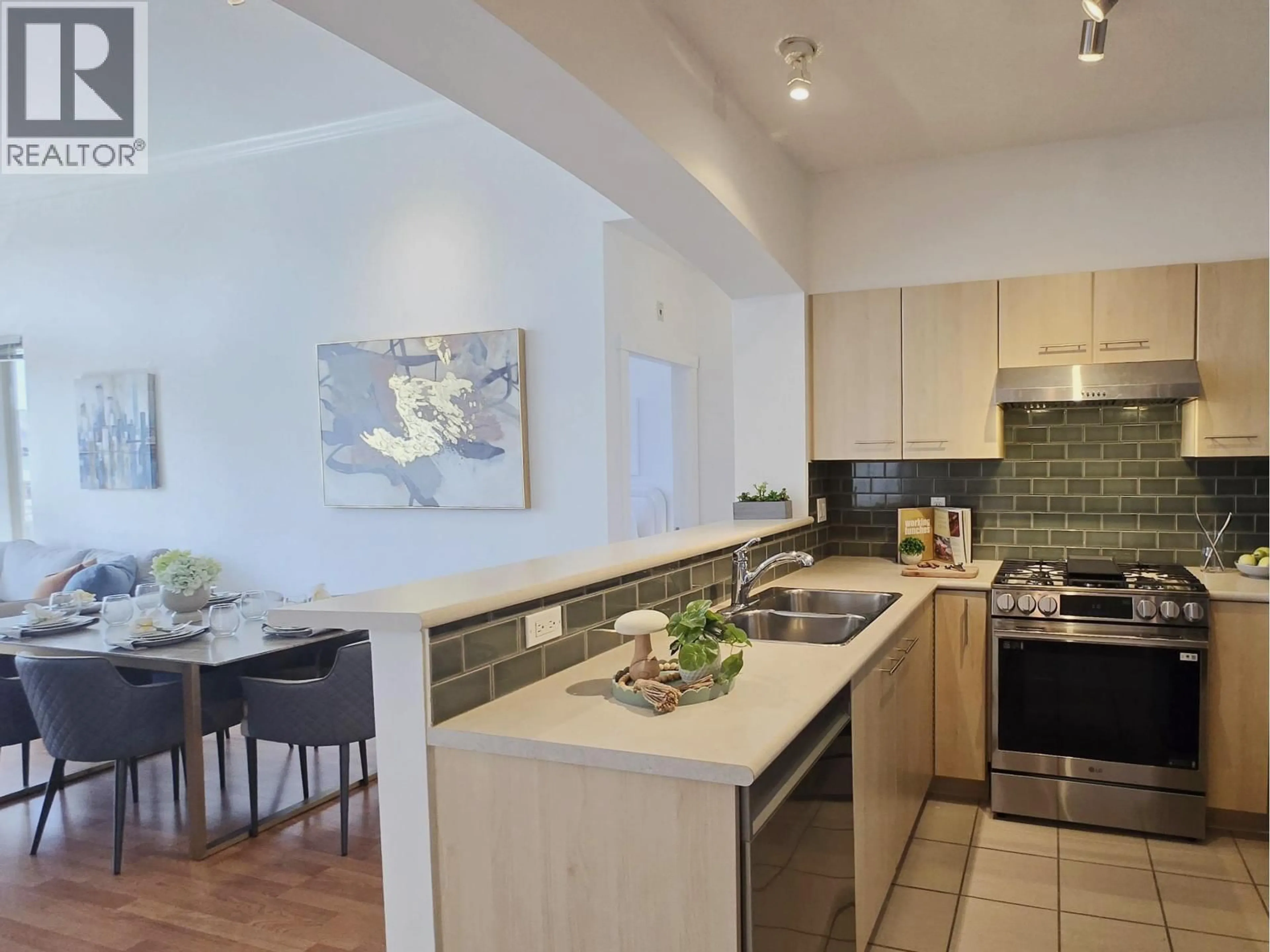 Open concept kitchen, ceramic/tile floor for 1427 - 5133 GARDEN CITY ROAD, Richmond British Columbia V6X4H9