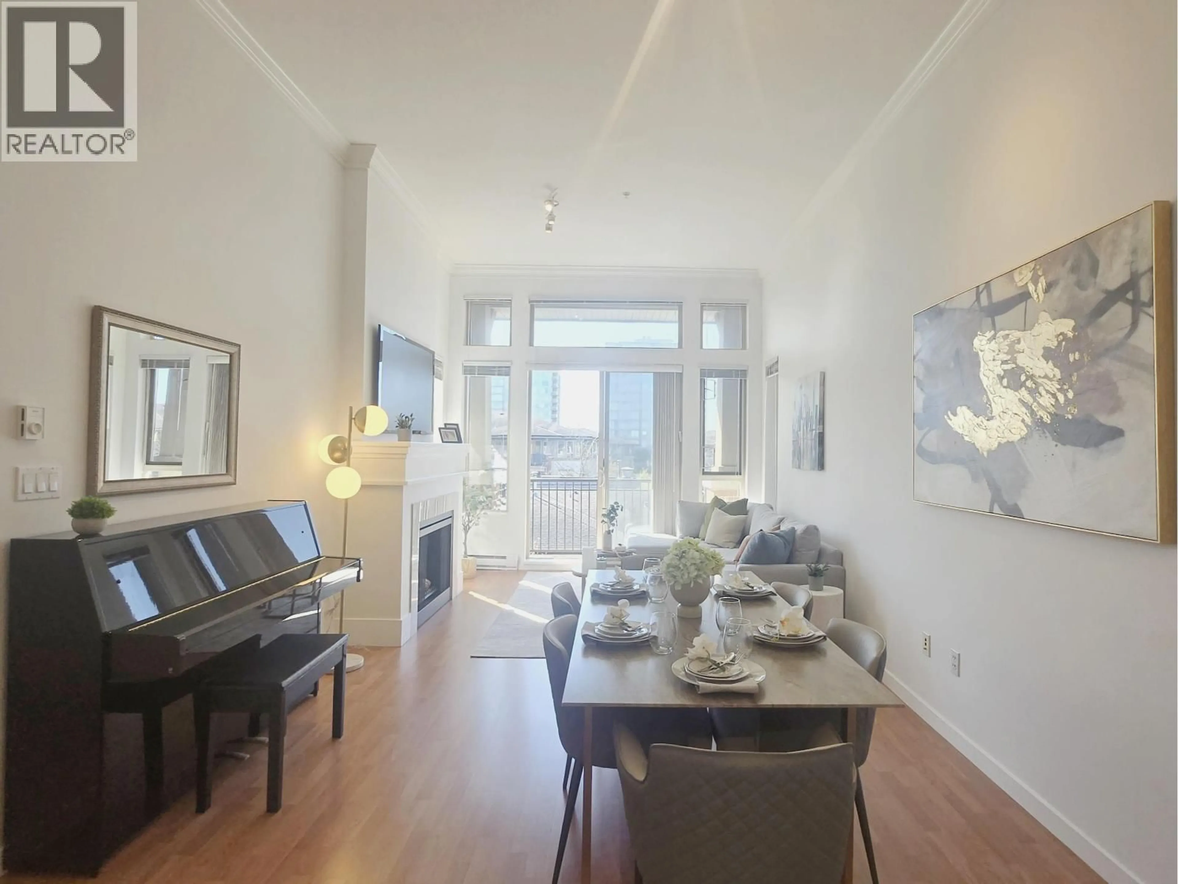 Living room with furniture, wood/laminate floor for 1427 - 5133 GARDEN CITY ROAD, Richmond British Columbia V6X4H9