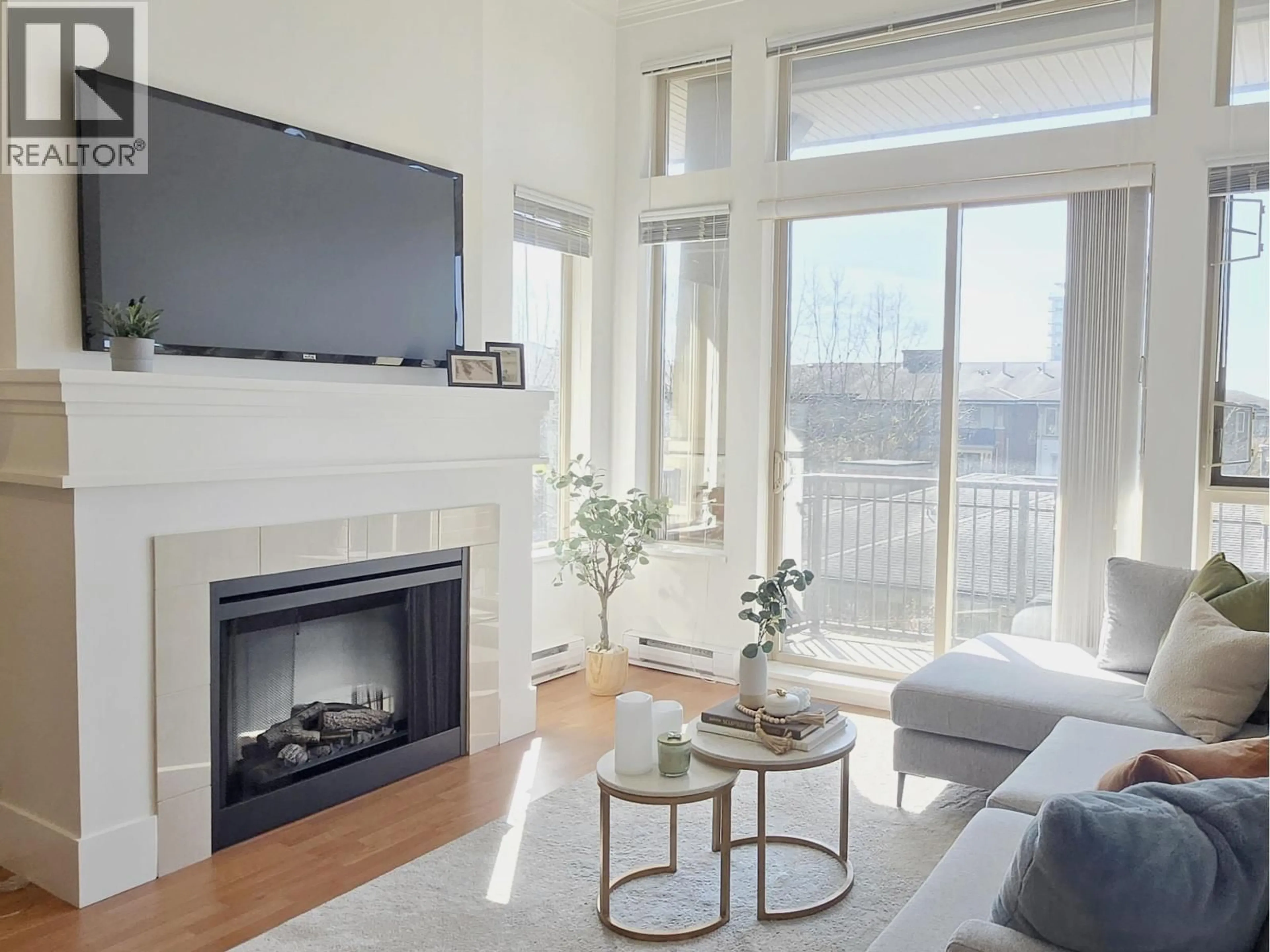 Living room with furniture, unknown for 1427 - 5133 GARDEN CITY ROAD, Richmond British Columbia V6X4H9