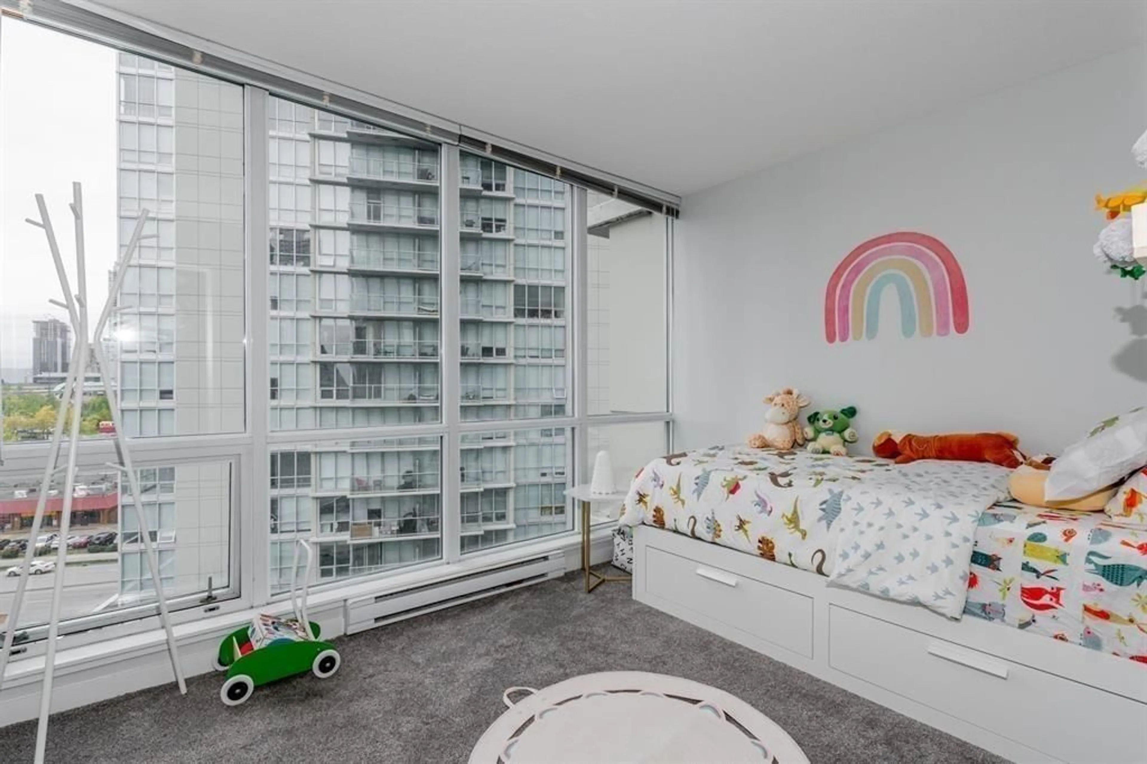 Bedroom with bed, unknown for 809 - 9981 WHALLEY BOULEVARD, Surrey British Columbia V3T0G6