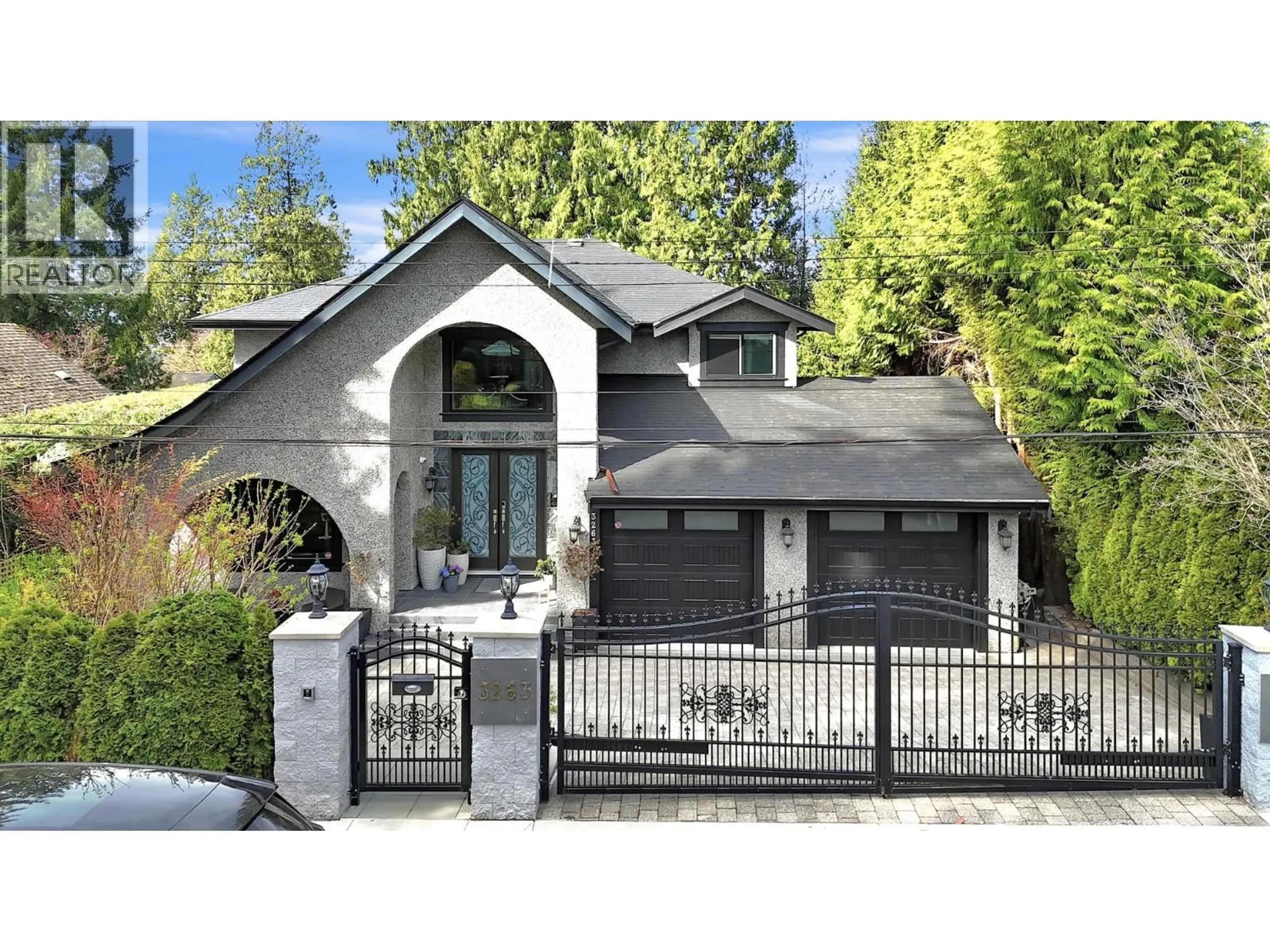 Home with vinyl exterior material, street for 3263 NORWOOD AVENUE, North Vancouver British Columbia V7N3P2