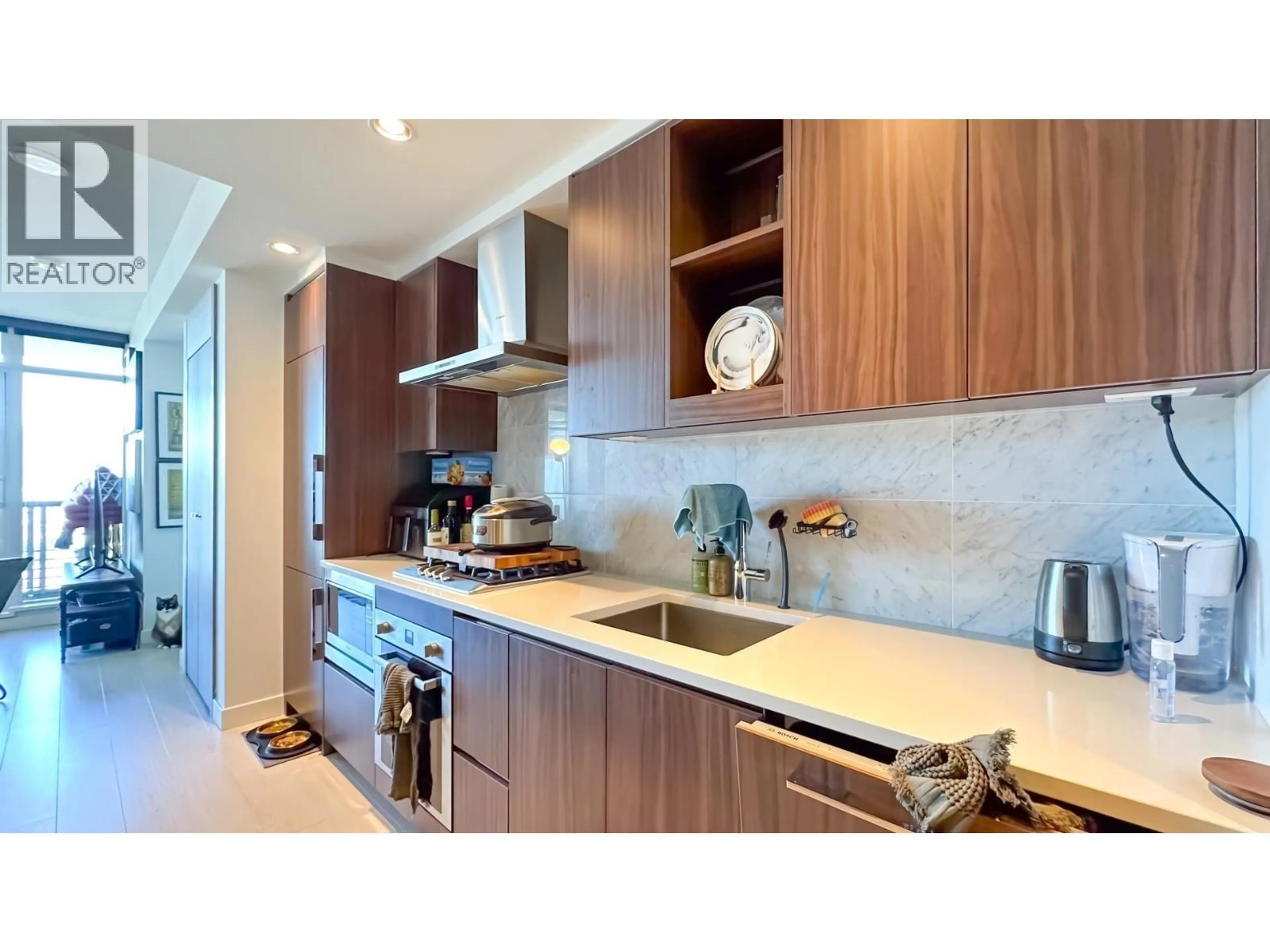 Contemporary kitchen, unknown for 4009 - 4720 LOUGHEED HIGHWAY, Burnaby British Columbia V5C0M8