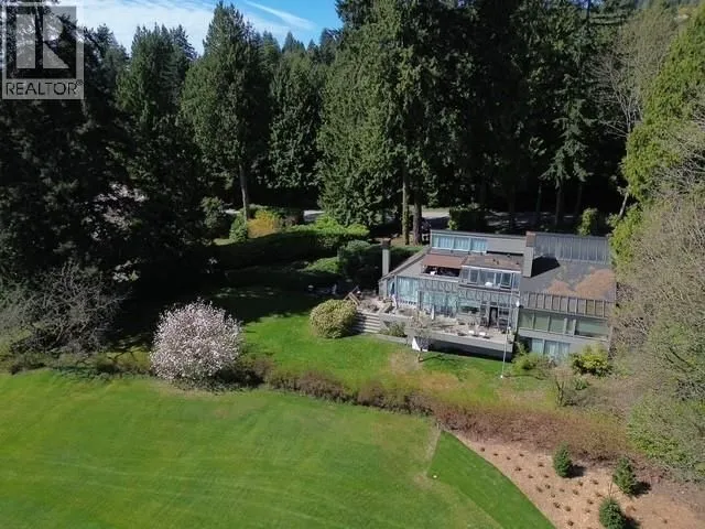 460 SOUTHBOROUGH DRIVE, West Vancouver 2