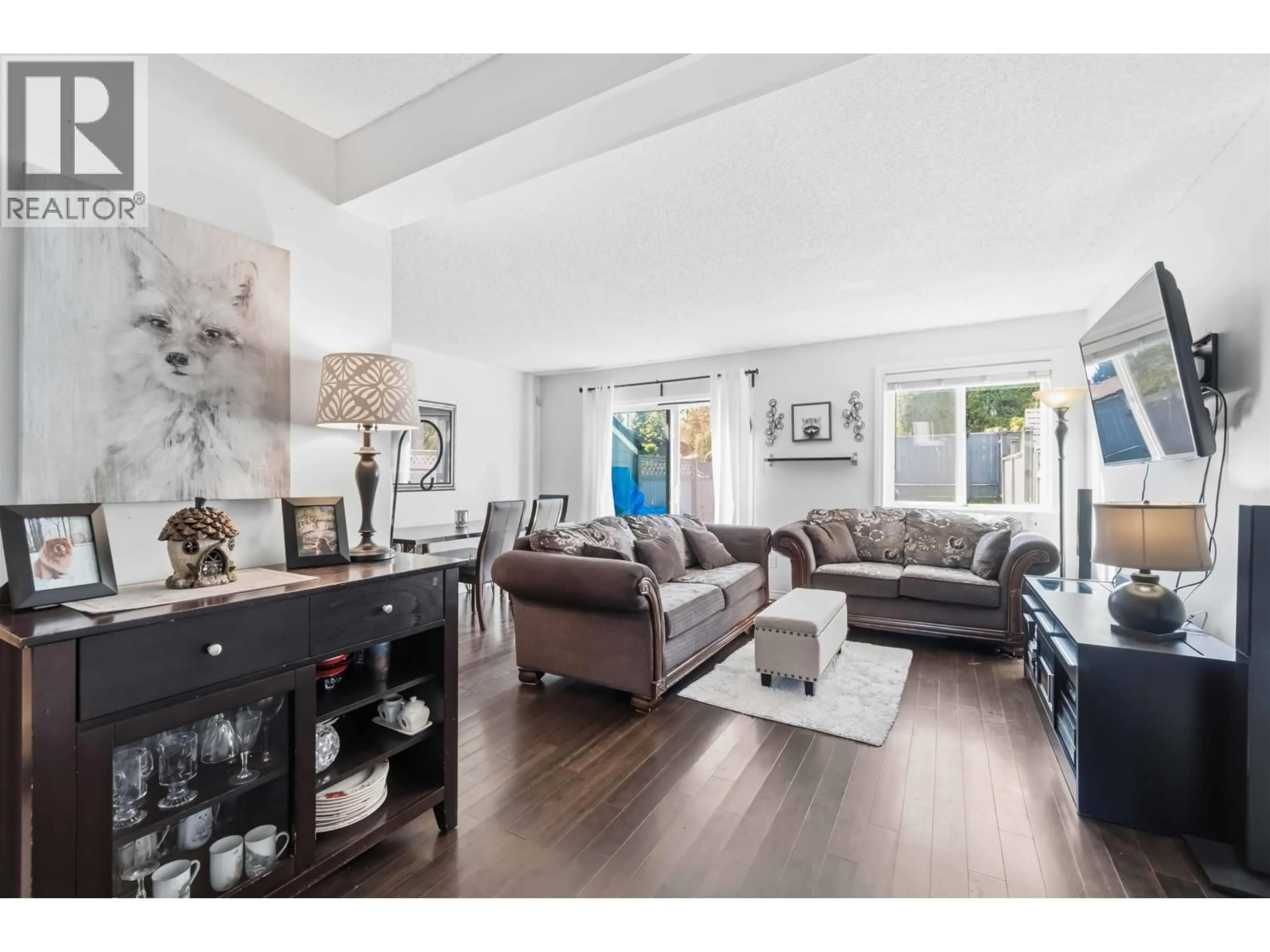 Living room with furniture, unknown for 2713 ELLERSLIE AVENUE, Burnaby British Columbia V5B4R9