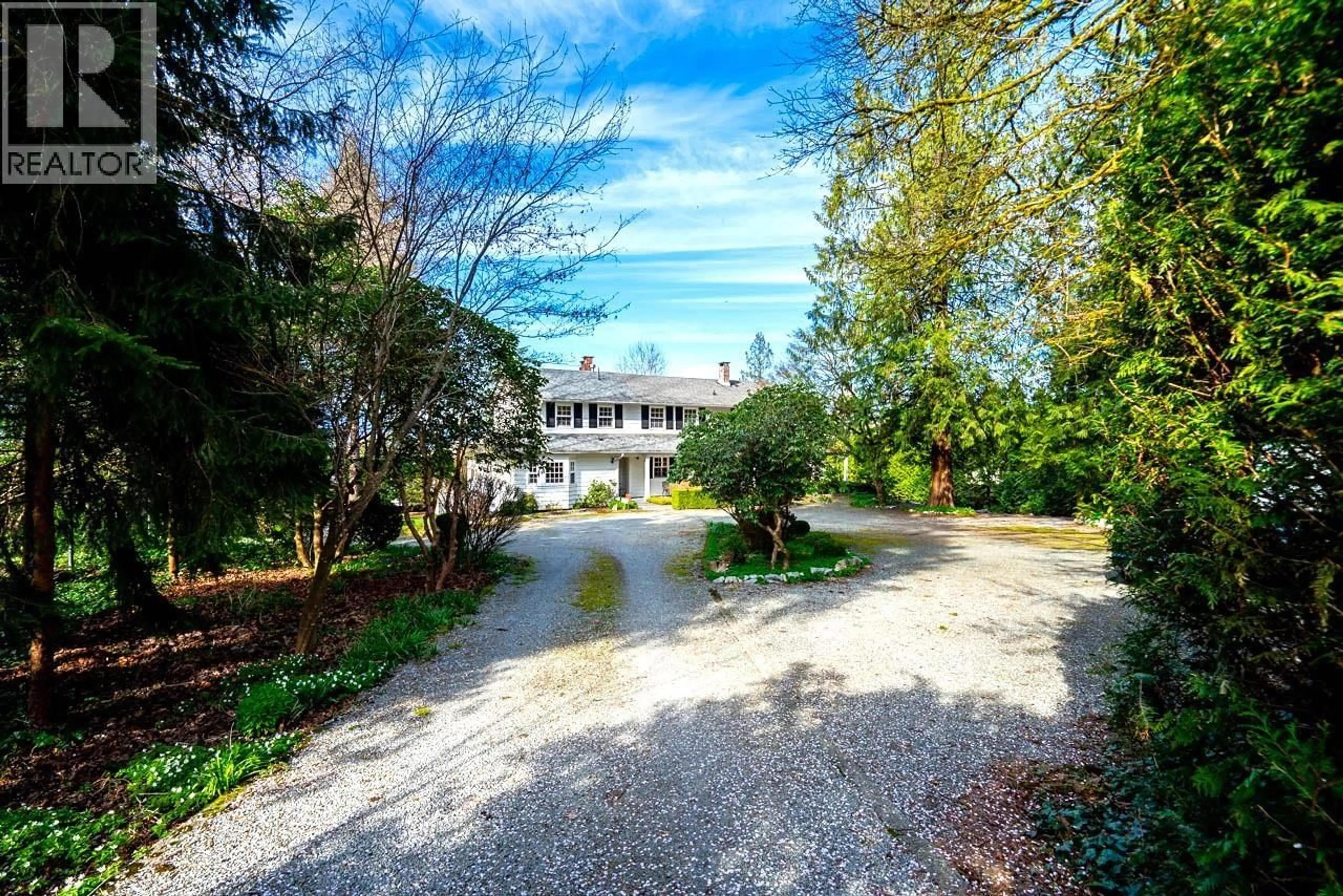 A pic from outside/outdoor area/front of a property/back of a property/a pic from drone, unknown for 21489 CHERRY PLACE, Maple Ridge British Columbia V2X4L5
