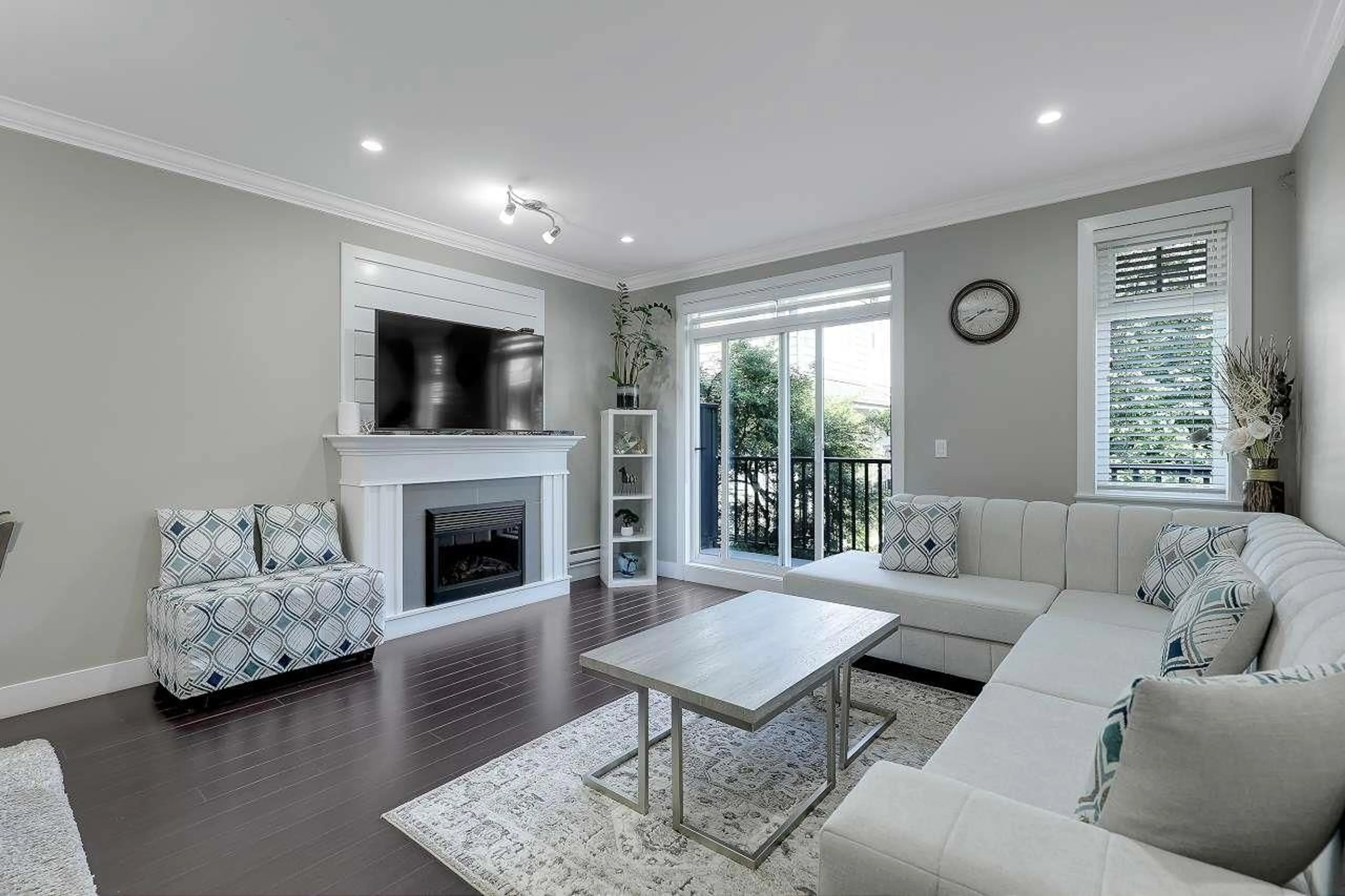 Living room with furniture, unknown for 50 - 6383 140 STREET, Surrey British Columbia V3W0E9