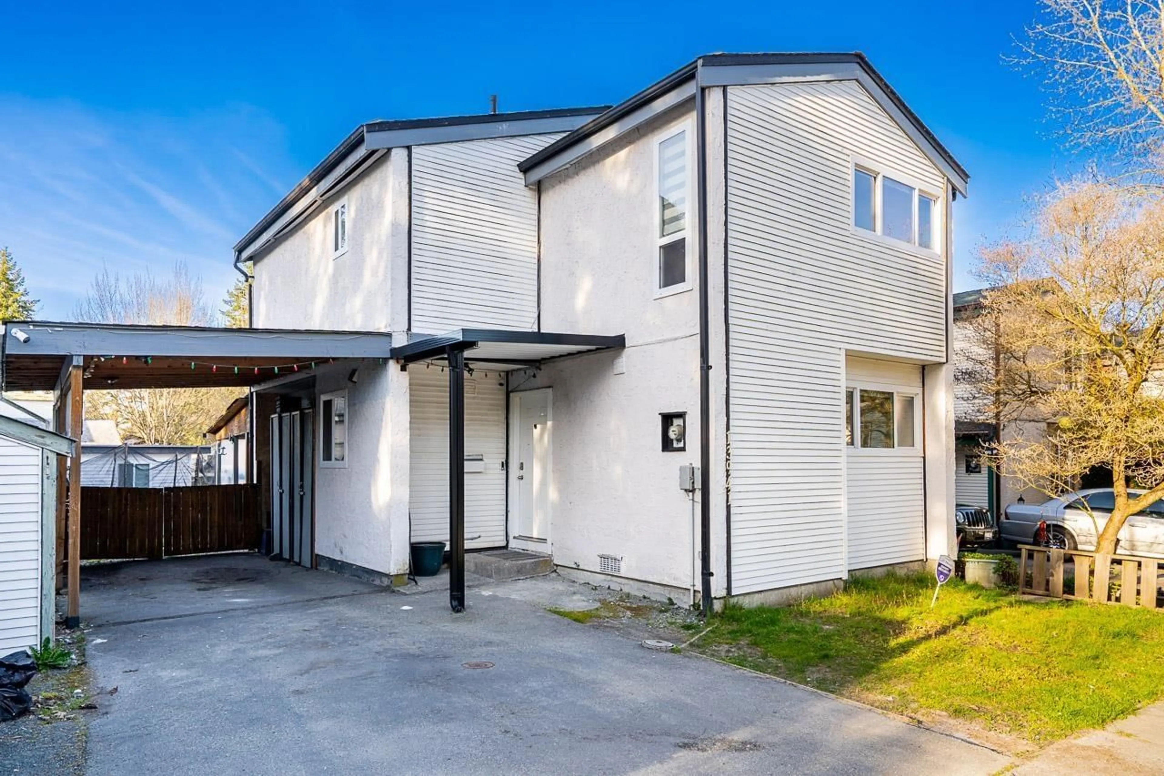 A pic from outside/outdoor area/front of a property/back of a property/a pic from drone, street for 13941 80A AVENUE, Surrey British Columbia V3W6P5