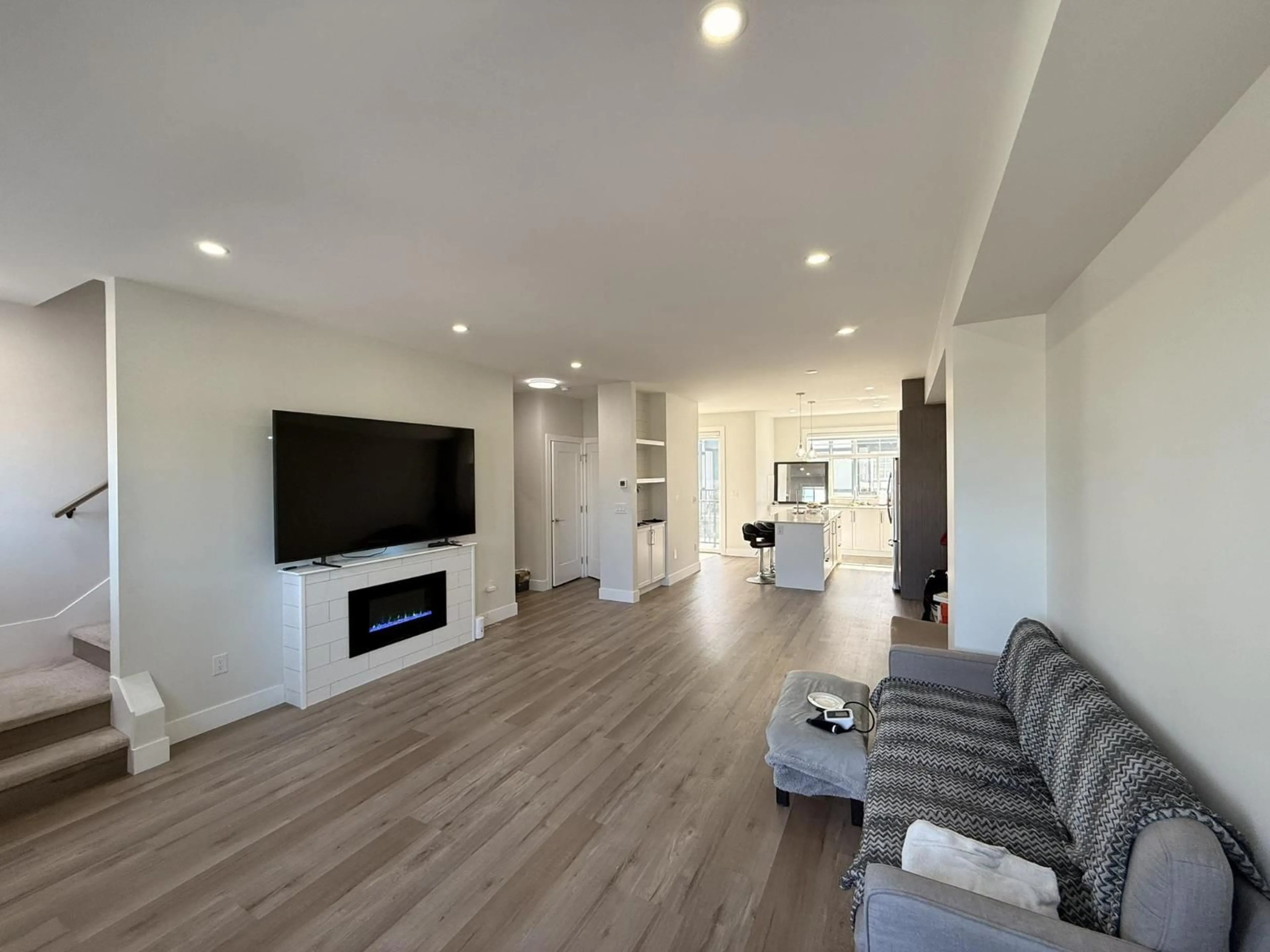 Unknown for 4 - 17528 60 AVENUE, Surrey British Columbia V3S1T8