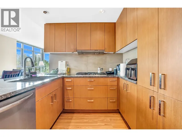 1003 - 3008 GLEN DRIVE, Coquitlam 2