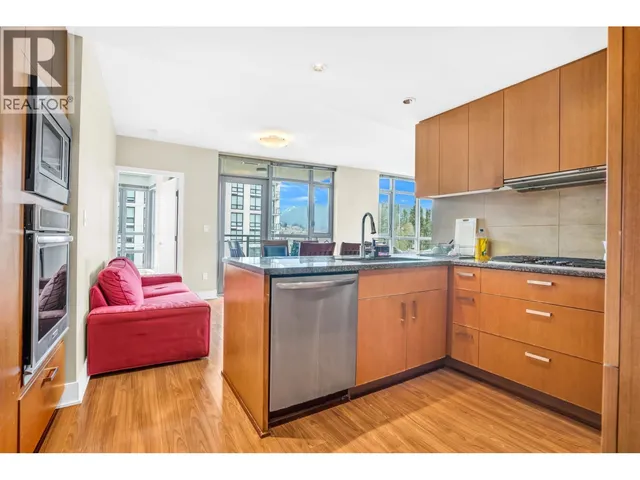1003 - 3008 GLEN DRIVE, Coquitlam 4
