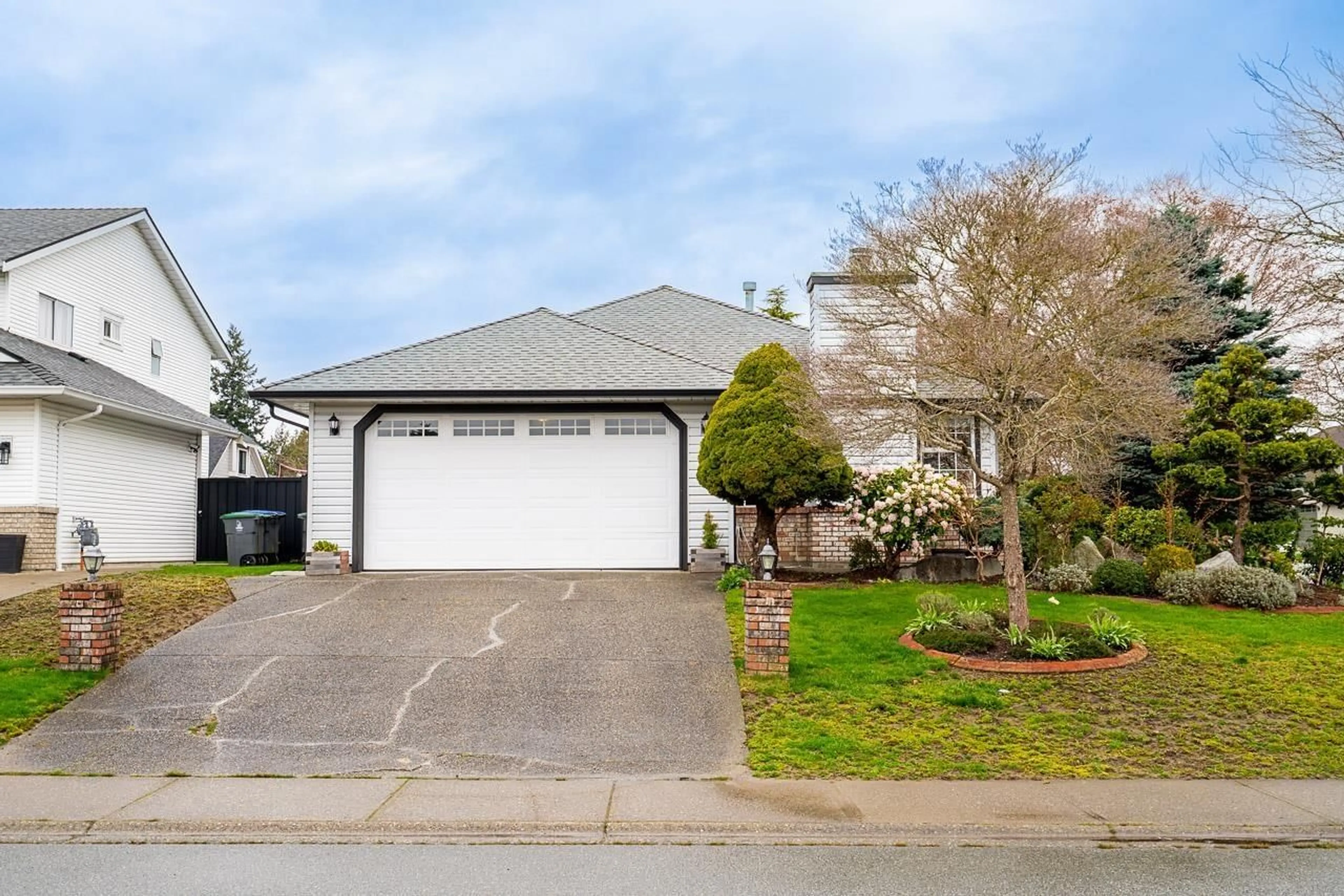 Unknown for 6167 189 STREET, Surrey British Columbia V3S7T6