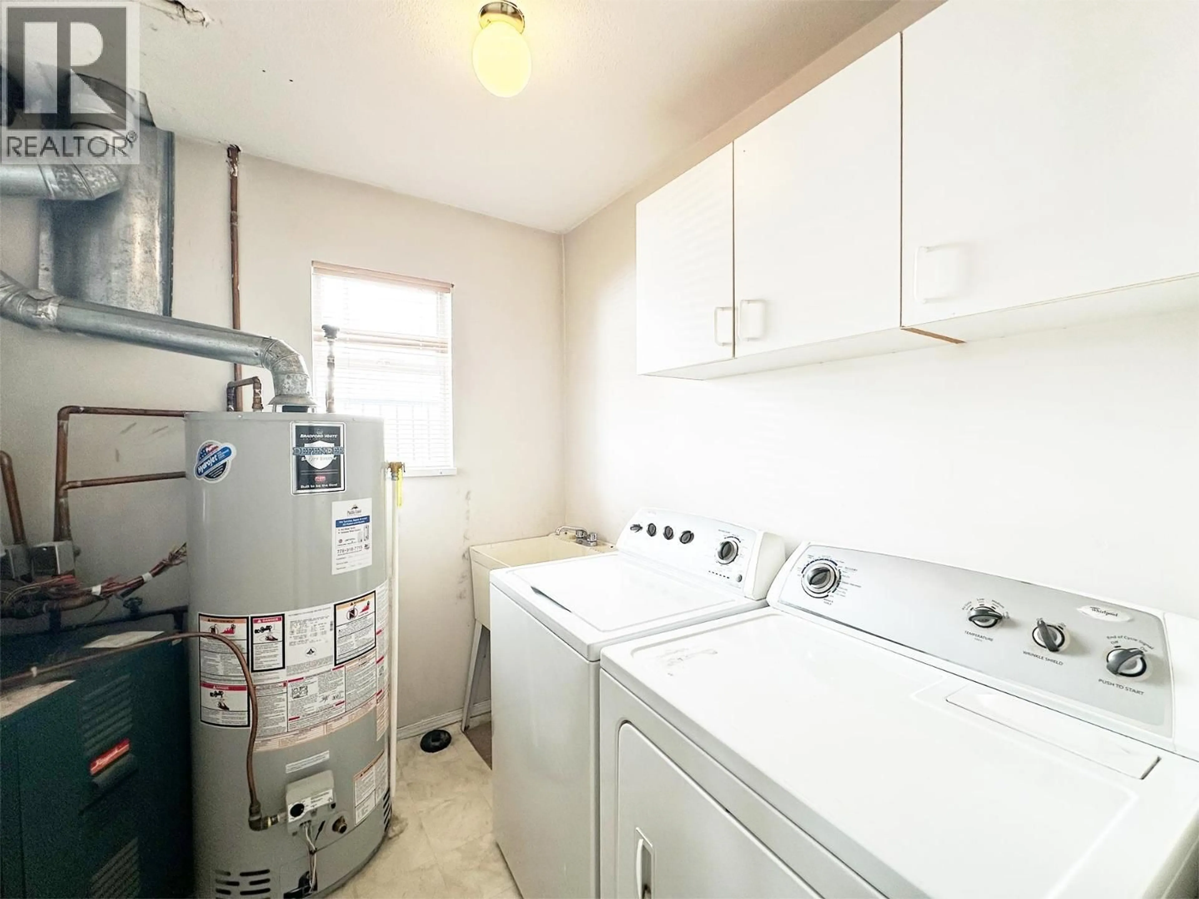 Laundry room for 7674 HILDA STREET, Burnaby British Columbia V3N3H7