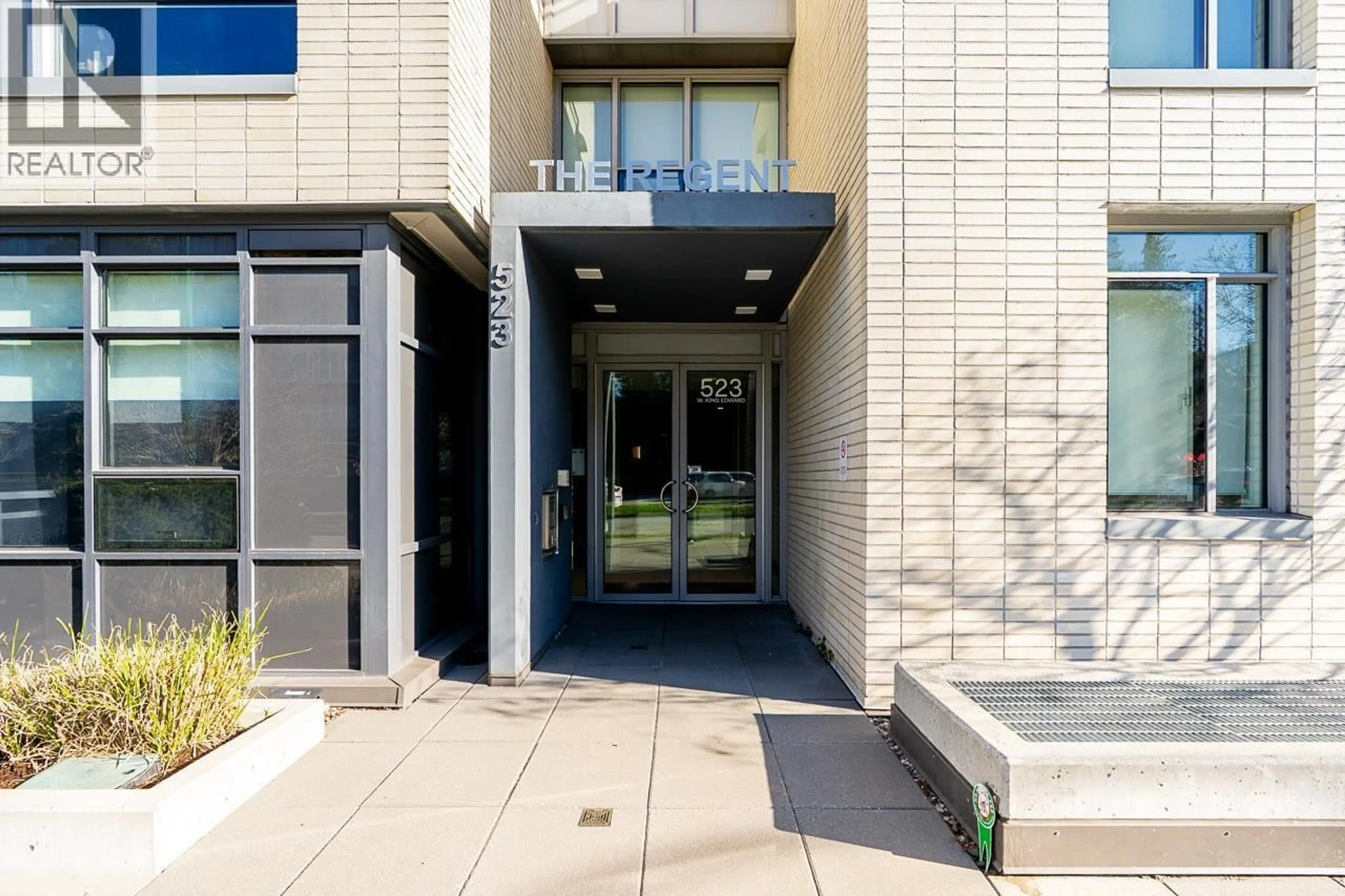 Indoor foyer for 302 - 523 KING EDWARD AVENUE, Vancouver British Columbia V5Z0J3