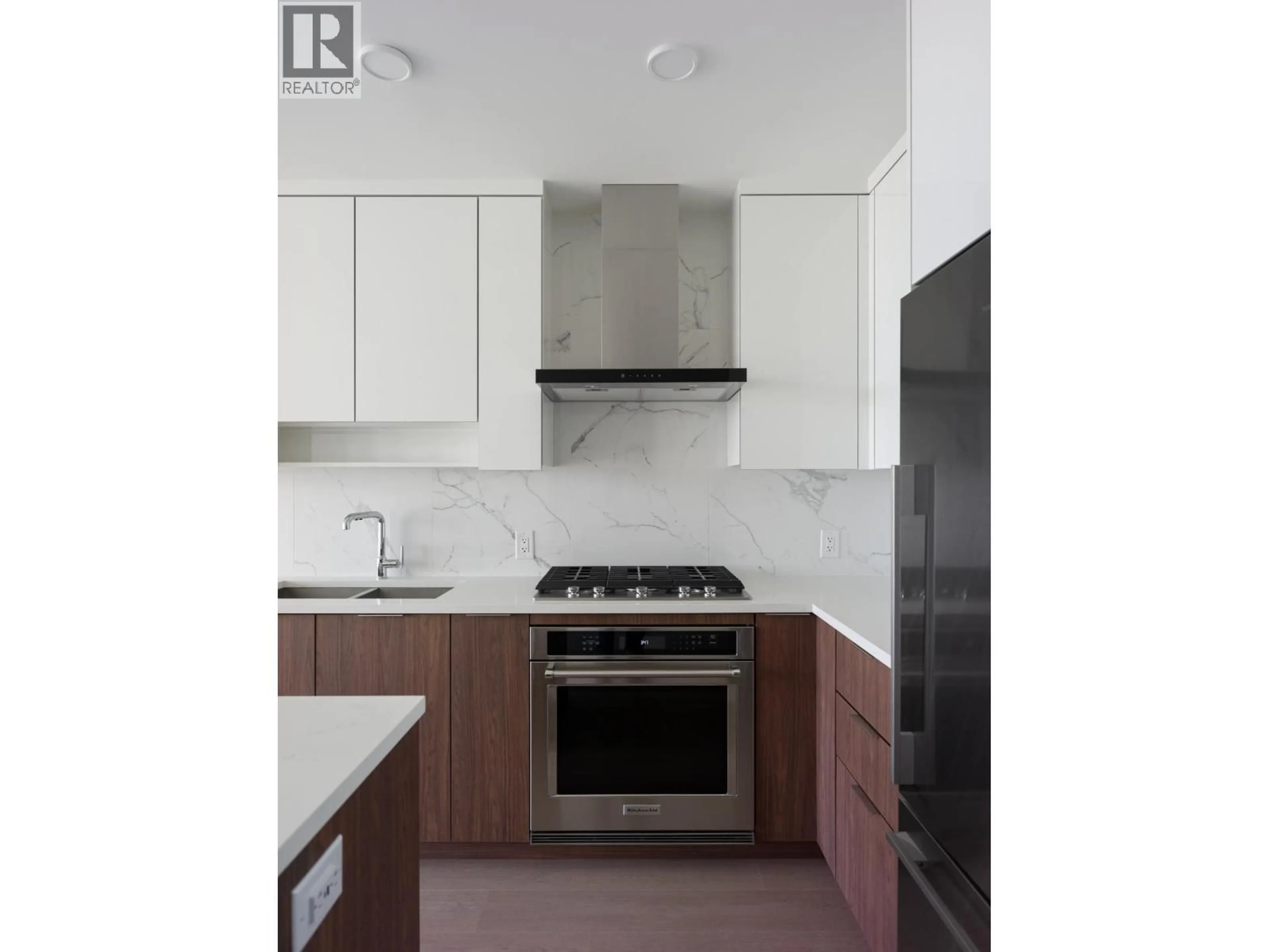 Standard kitchen, unknown for 1804 - 699 WHITING WAY, Coquitlam British Columbia V3J0N7