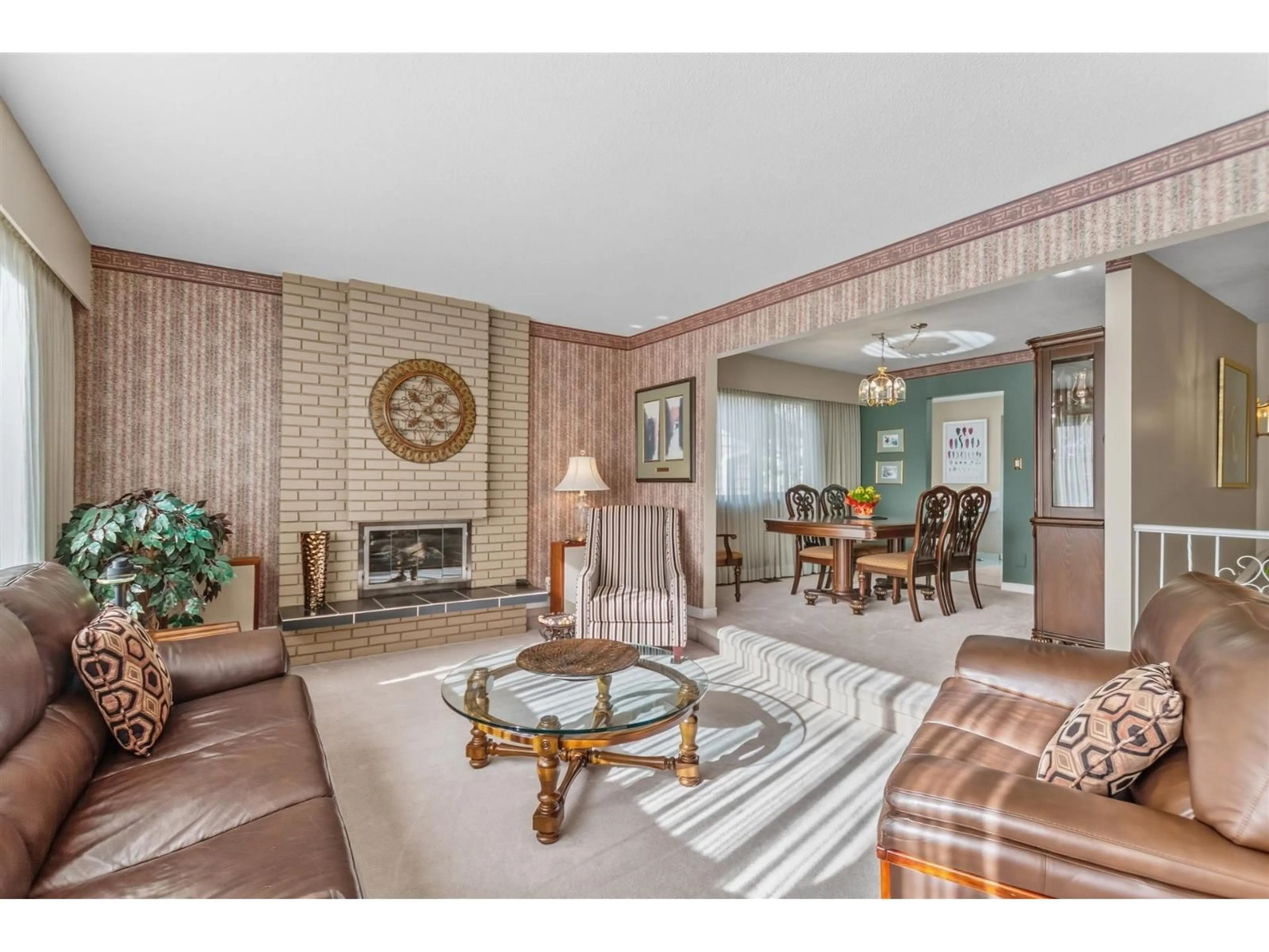 Living room with furniture, unknown for 11935 82A AVENUE, Delta British Columbia V4C3P6