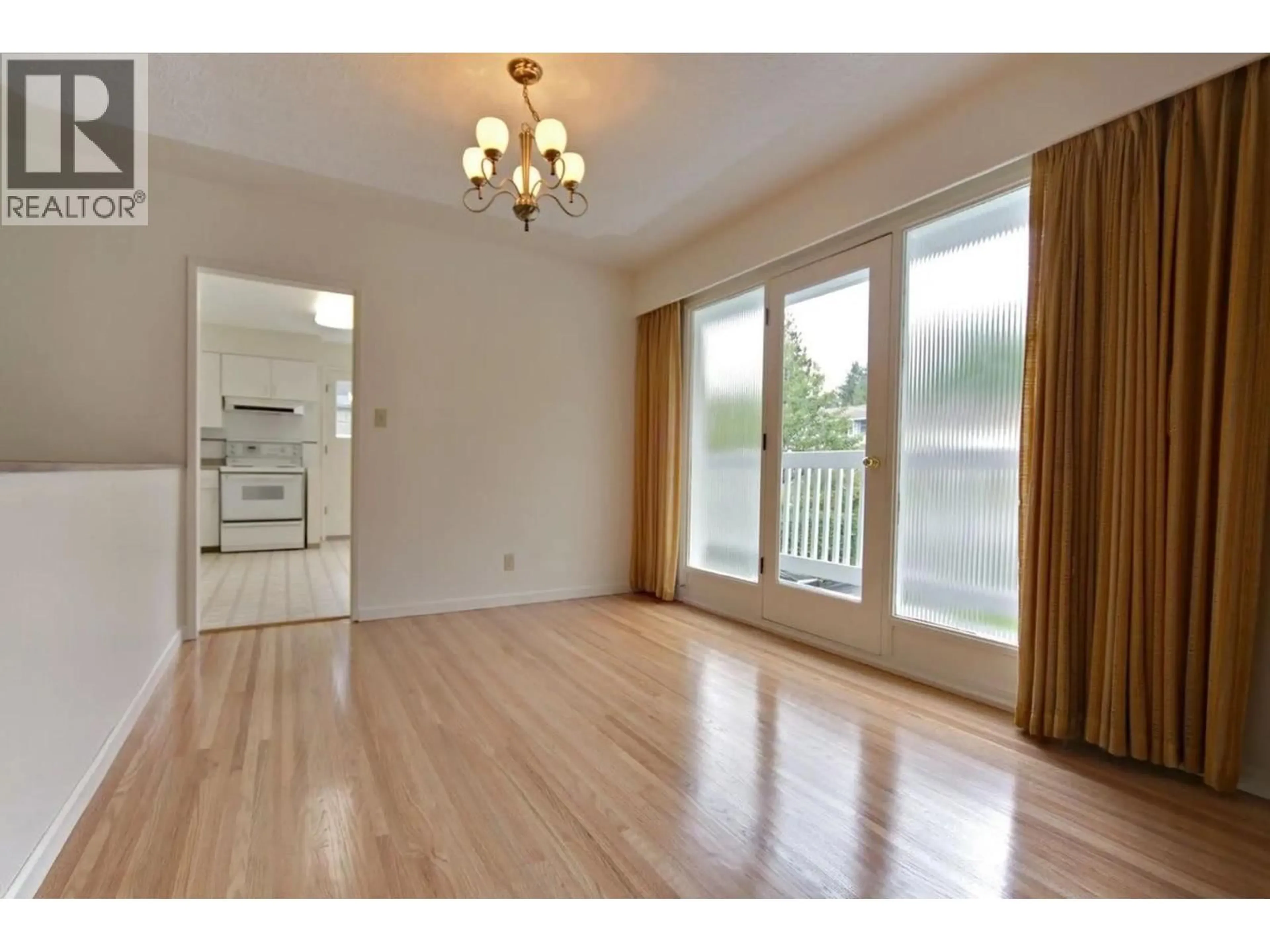A pic of a room for 1025 CLEMENTS AVENUE, North Vancouver British Columbia V7R2L3
