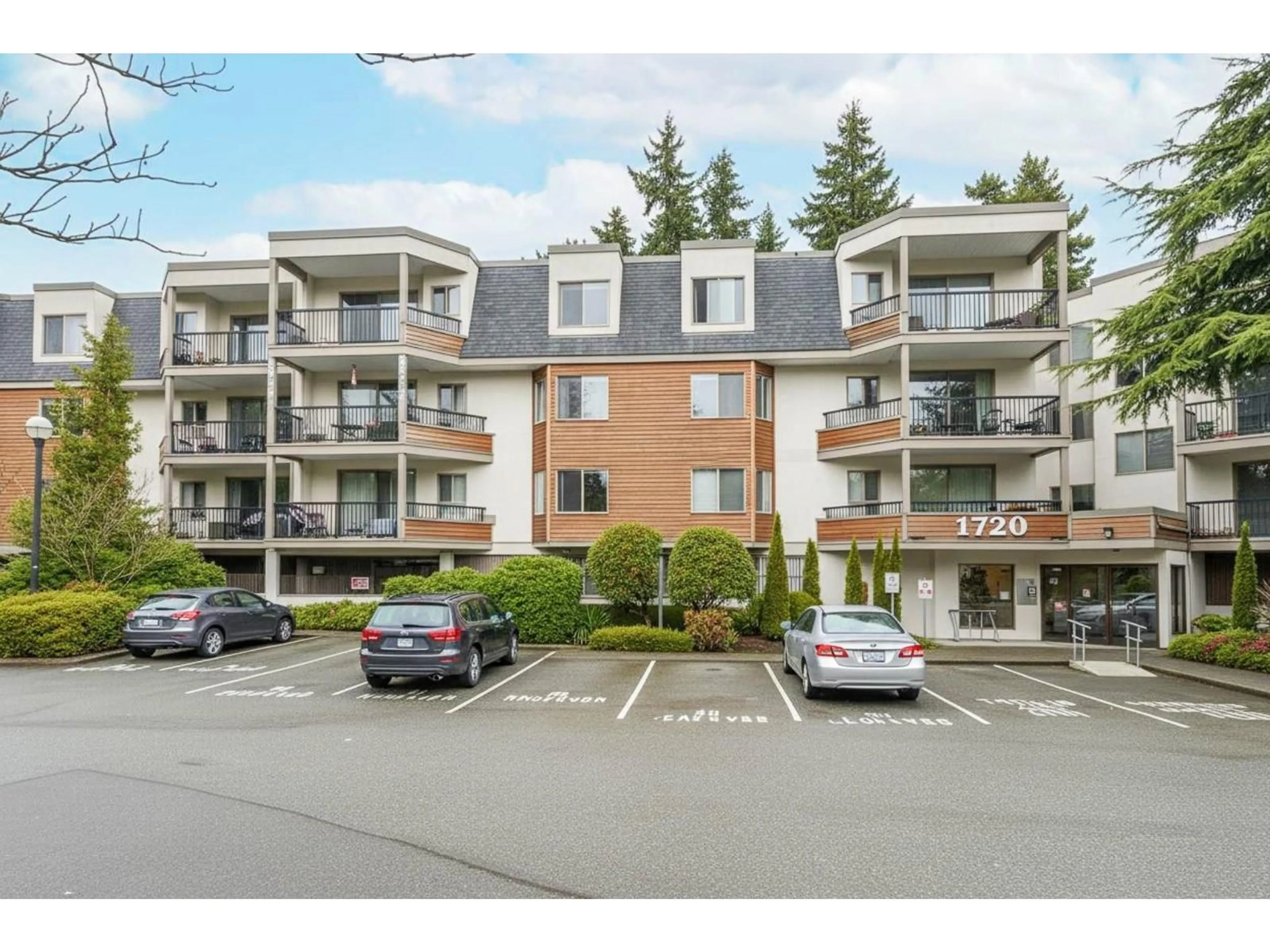 Unknown for 112 - 1720 SOUTHMERE CRESCENT, Surrey British Columbia V4A6E3