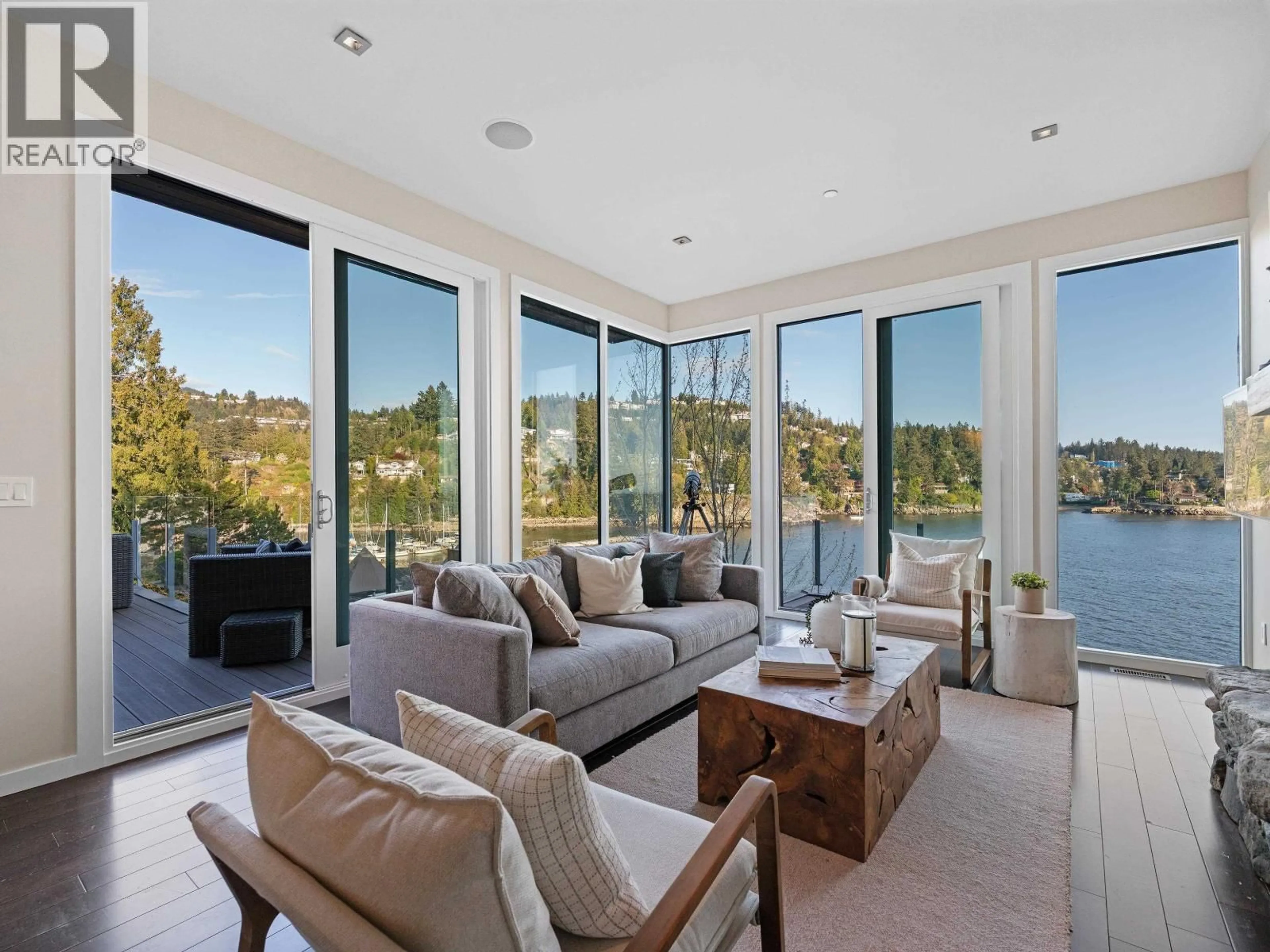 Living room with furniture, unknown for 5810 EAGLE ISLAND, West Vancouver British Columbia V7W1V5