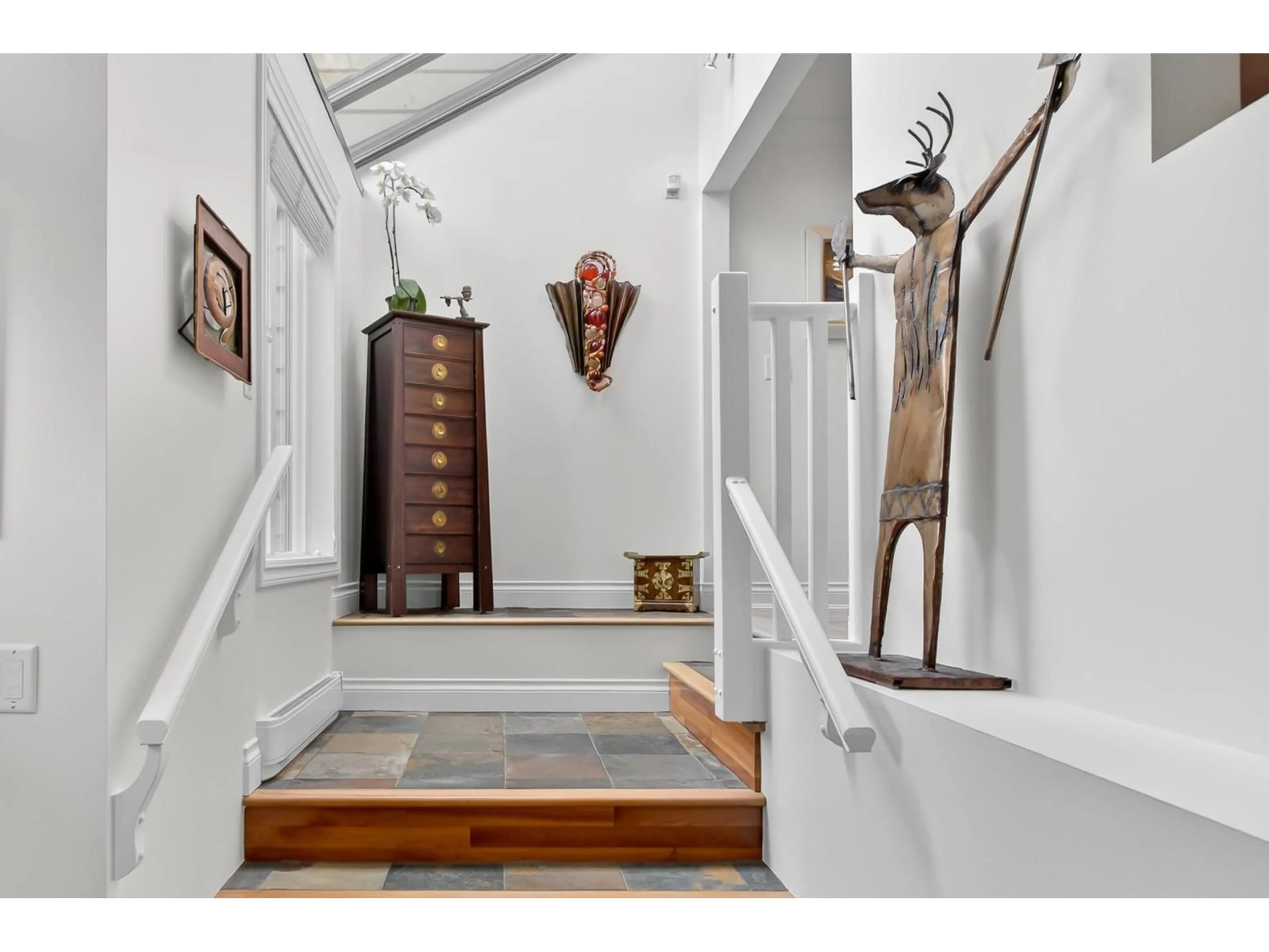 Indoor entryway for 1279 EVERALL STREET, White Rock British Columbia V4B3S4